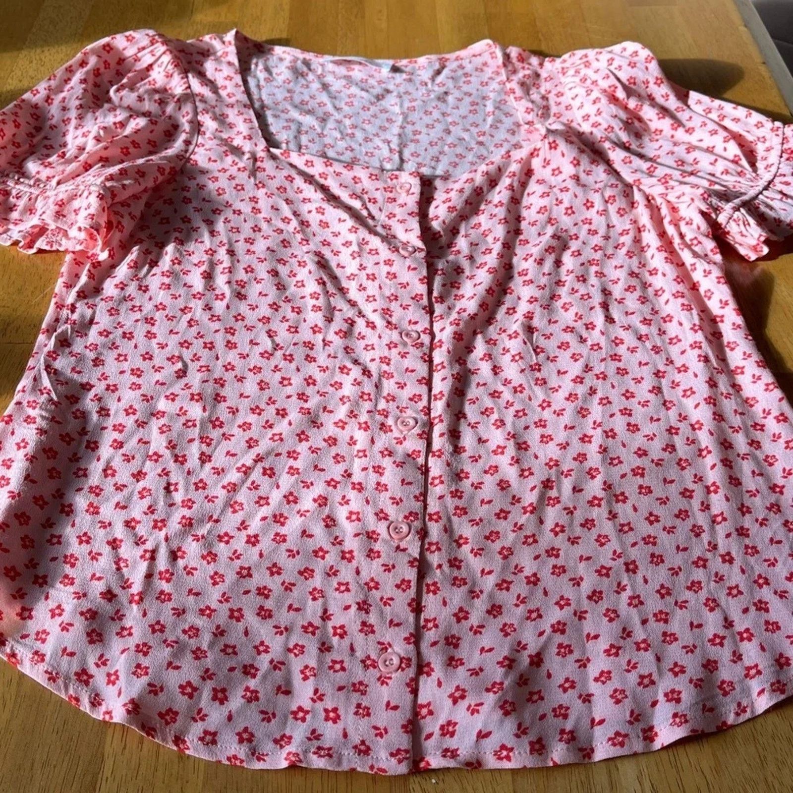The Unbranded Brand Elodie short sleeved top, size Small with front buttons. Size S / US 4 / IT 40 - 2 Thumbnail