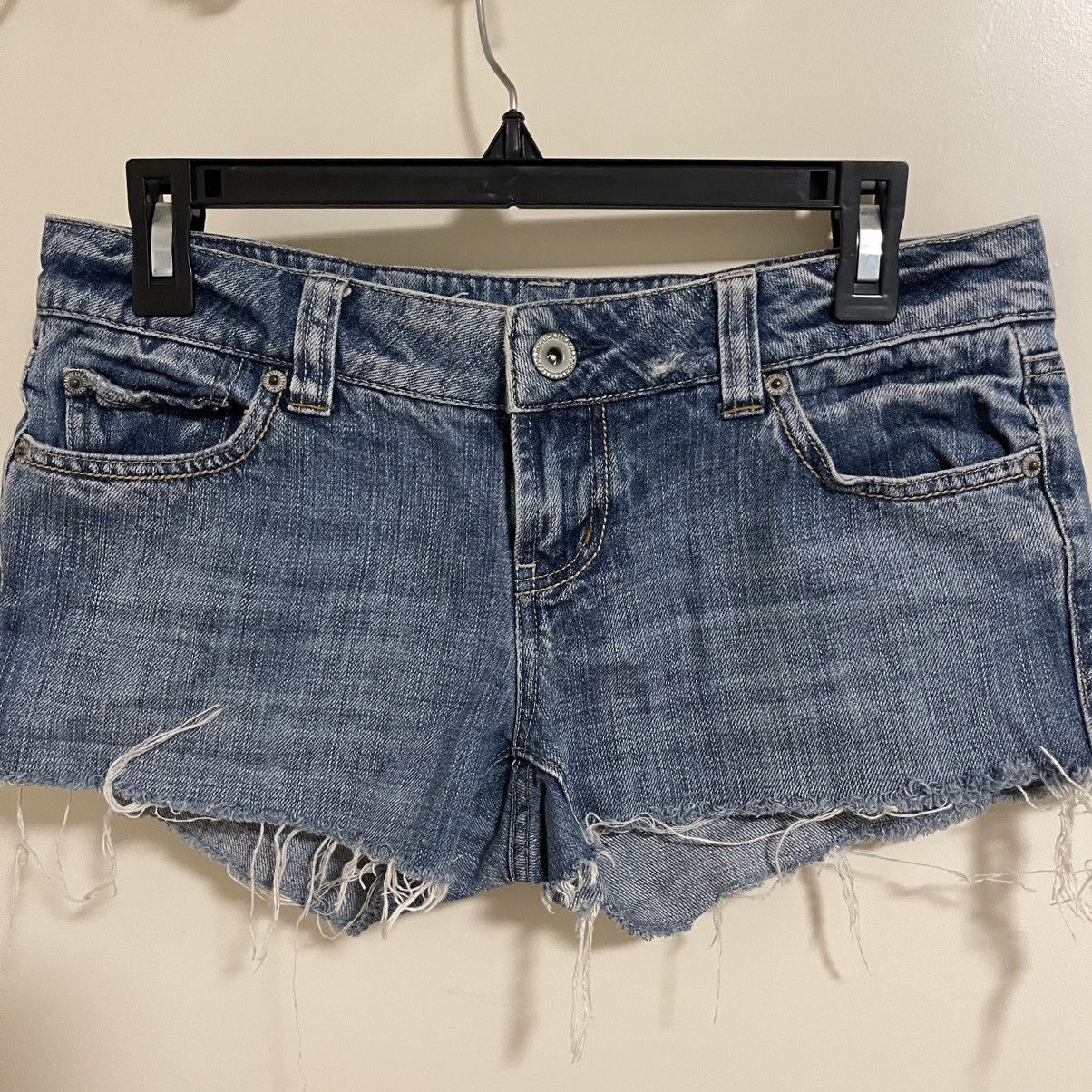American Eagle Outfitters American Eagle Women’s Boyfriend Cut Off Blue Jean Shorts Size 27" / US 4 / IT 40 - 1 Thumbnail