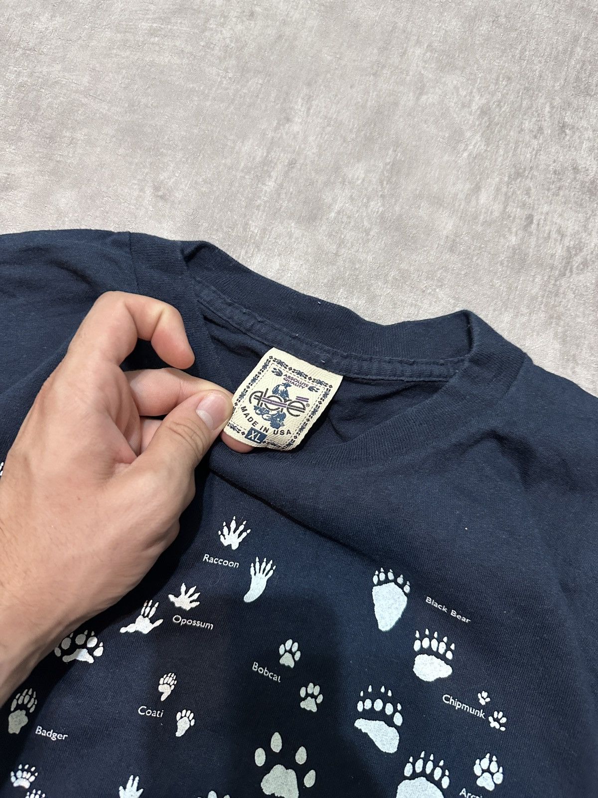 Other Ultra Rare 3D Emblem style Footprint of American Mammals Tee Size US XL / EU 56 / 4 - 4 Thumbnail