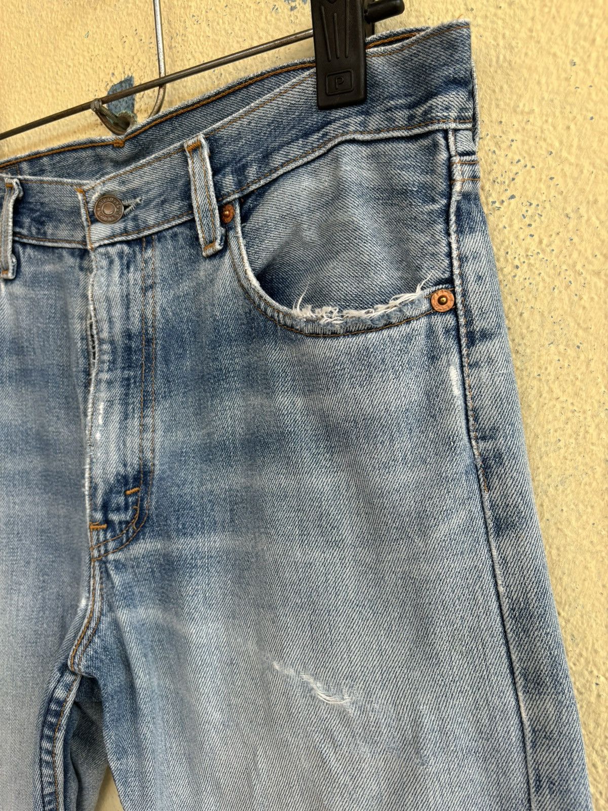 Levi's × Vintage Vintage Levi’s 505 Ripped Jean Size US 32 / EU 48 - 4 Thumbnail
