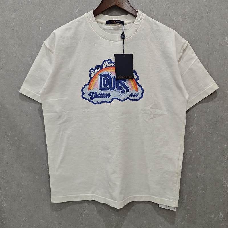 Louis Vuitton Louis Vuitton Rainbow Logo T-Shirt Size M Size US M / EU 48-50 / 2 - 1 Thumbnail