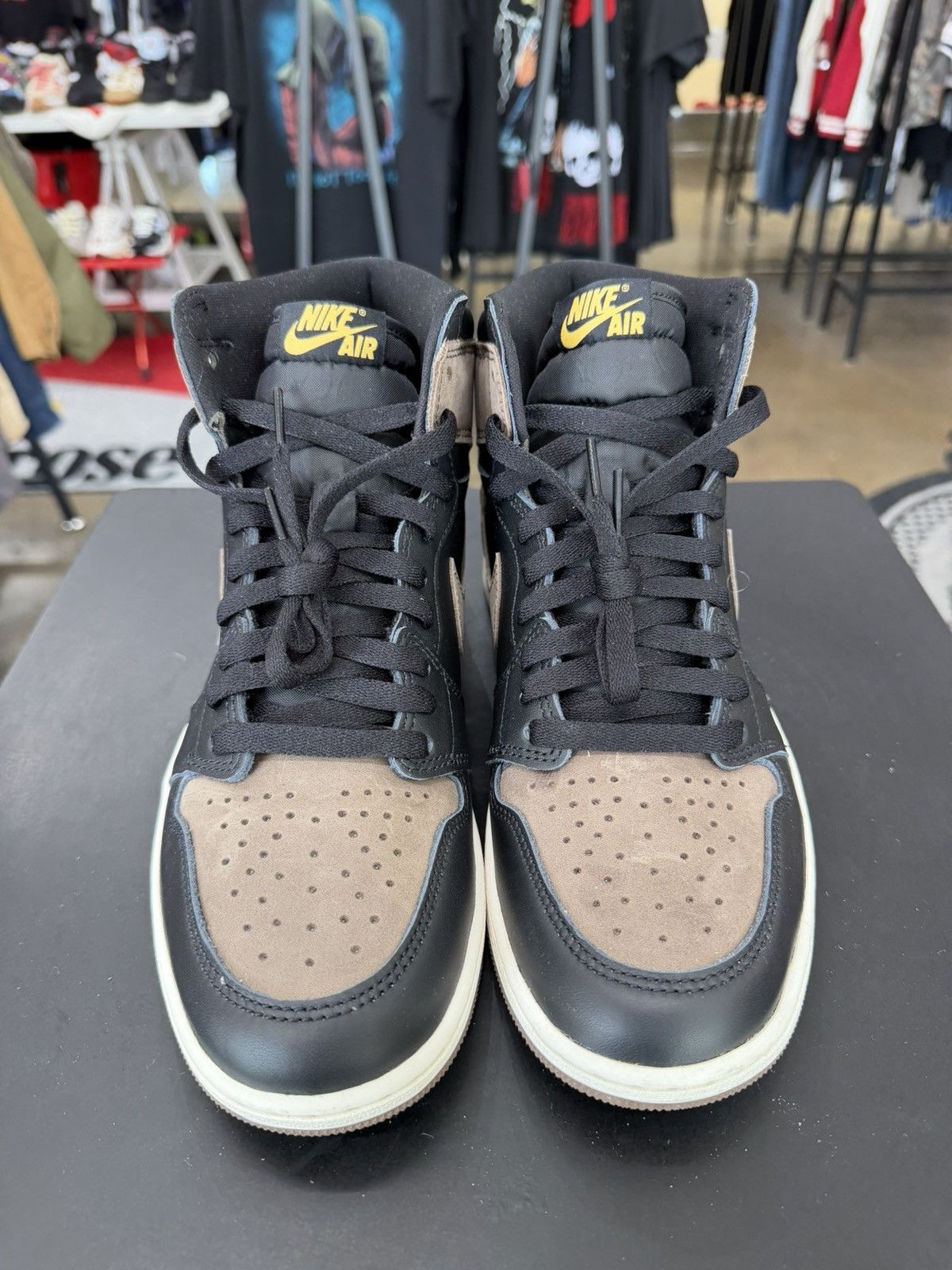 Jordan Brand Air Jordan 1 High Palomino Size 9 (2023) Size US 9 / EU 42 - 2 Thumbnail