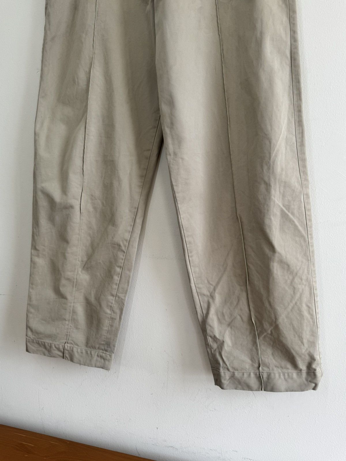 Nicholas Daley Nicholas Daley Beige Pleated Workwear Trousers w/ Belt Tabs Size US 34 / EU 50 - 3 Thumbnail