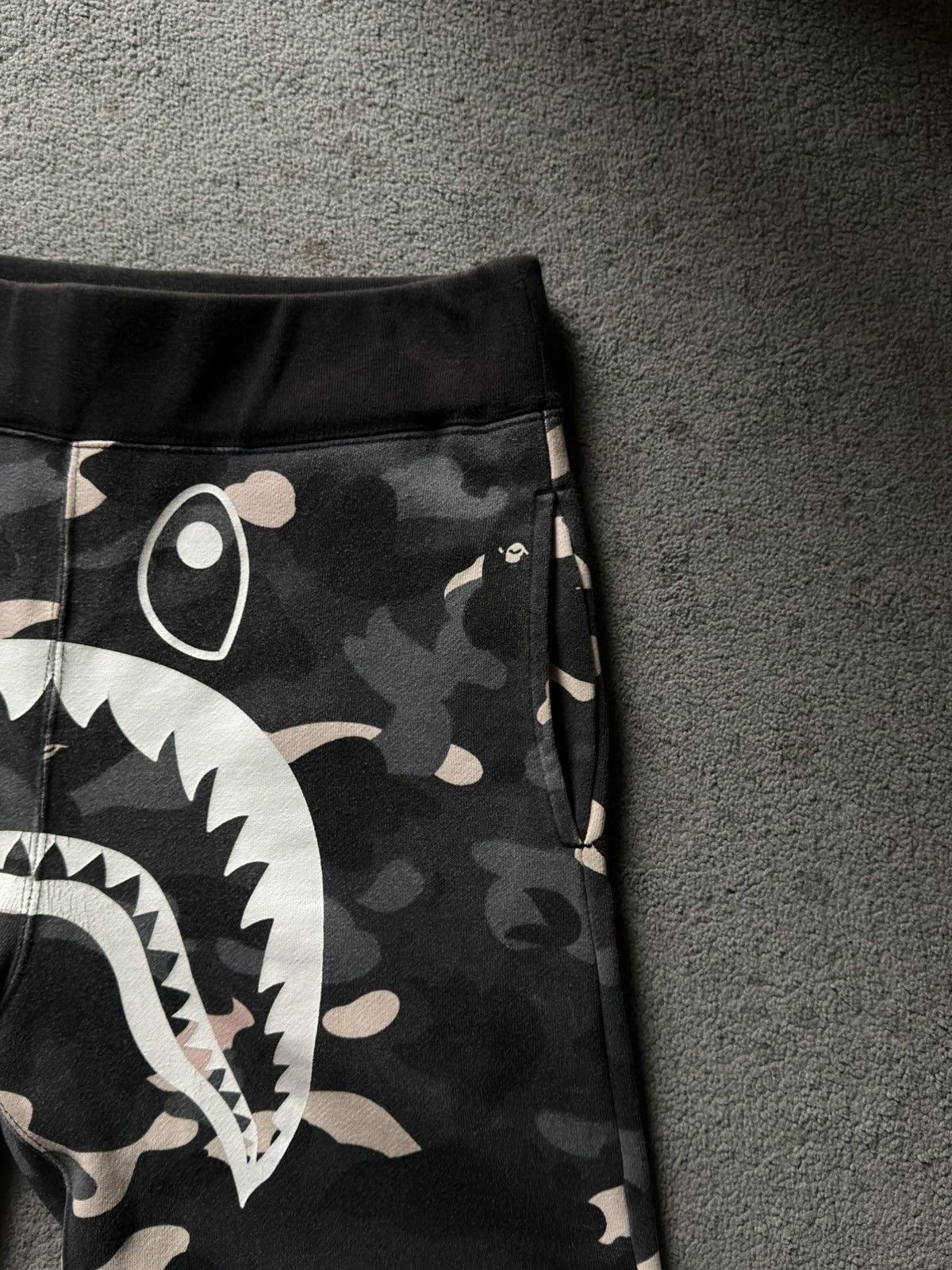 Bape BAPE City Camo Shark Sweat Pants Black Glow In The Dark Size US 32 / EU 48 - 4 Thumbnail
