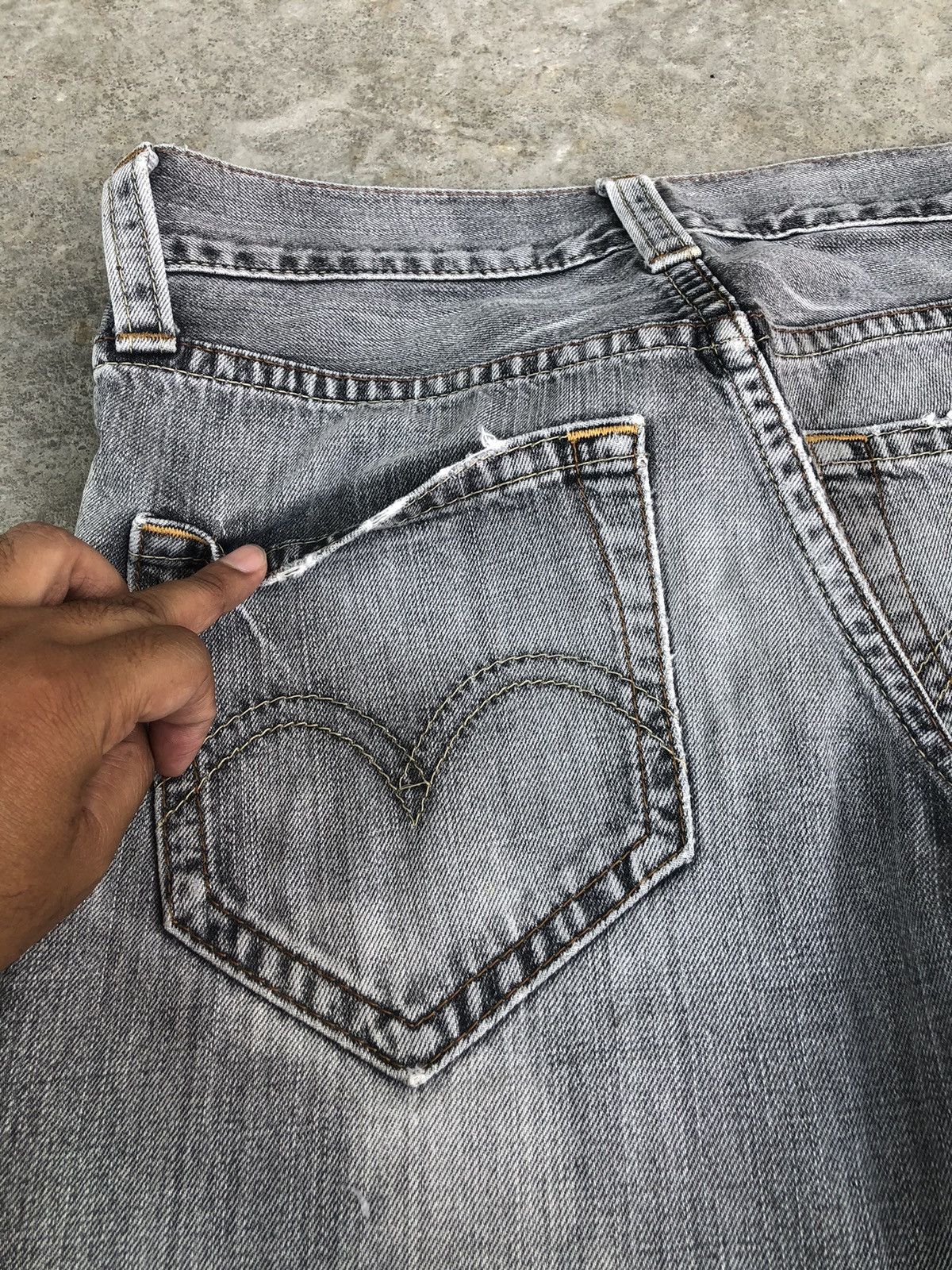 Levi's Y2k Levi’s Flared Jeans Distressed Jeans 507 Size US 32 / EU 48 - 16 Thumbnail