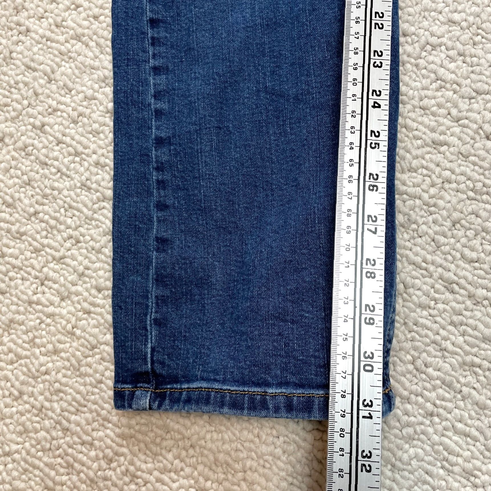 Wrangler Wrangler Jeans Regular Taper Mens Size 40 X 32 Medium Wash Denim High Rise Solid Size US 40 / EU 56 - 3 Thumbnail