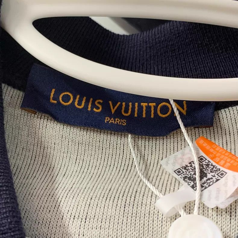 Louis Vuitton Louis Vuitton Arm silk presbyopic logo dark blue jacket Size US M / EU 48-50 / 2 - 4 Thumbnail