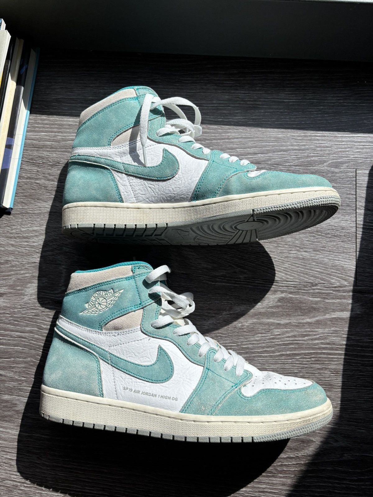 Nike Jordan 1 High Turbo Green Size US 11.5 / EU 44-45 - 2 Thumbnail