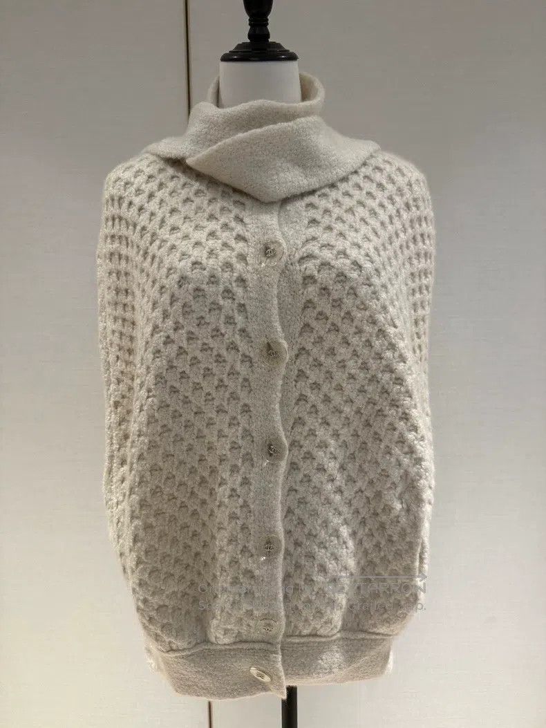 Chanel Chanel Woollen cloak coat Size XS / US 0-2 / IT 36-38 - 1 Thumbnail