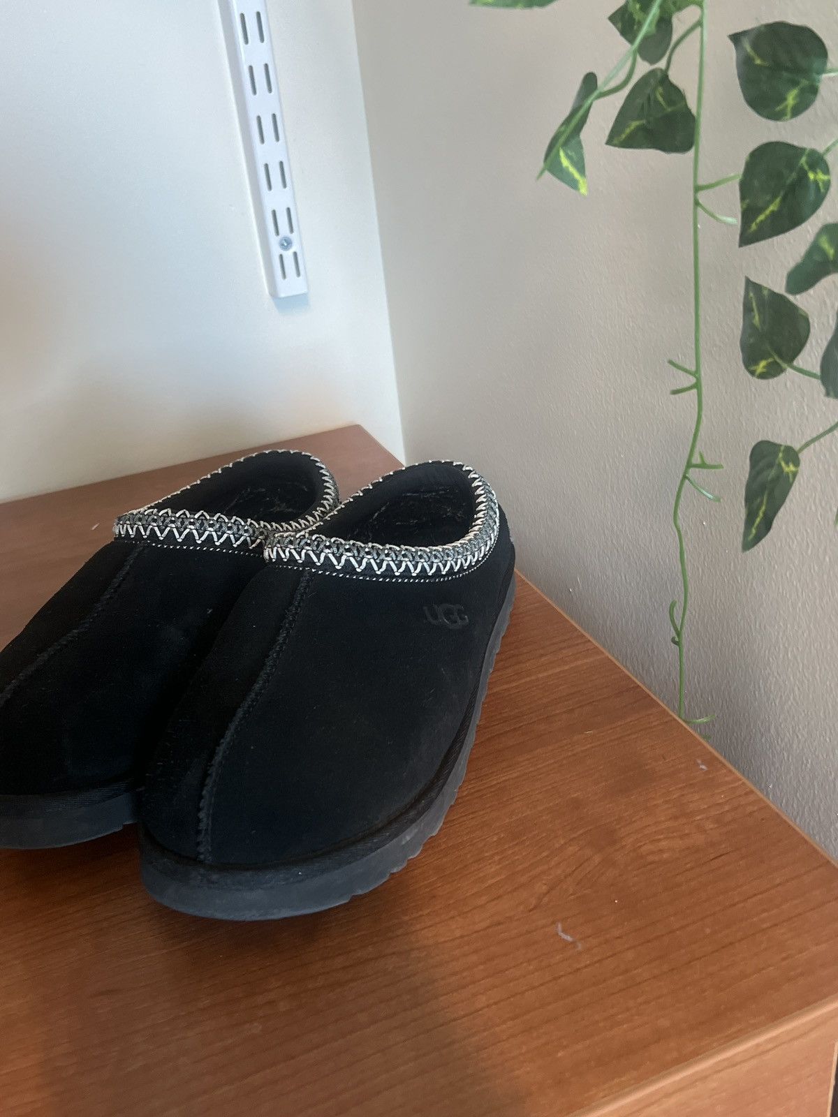 Ugg Black and White Uggs Size US 8.5 / IT 38.5 - 1 Thumbnail