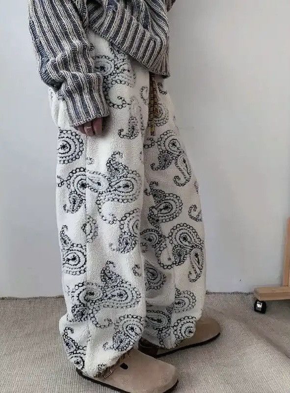 Japanese Brand × Vintage Avant garde retro paisley fleece pants with tiger embroidery Size US 30 / EU 46 - 1 Thumbnail