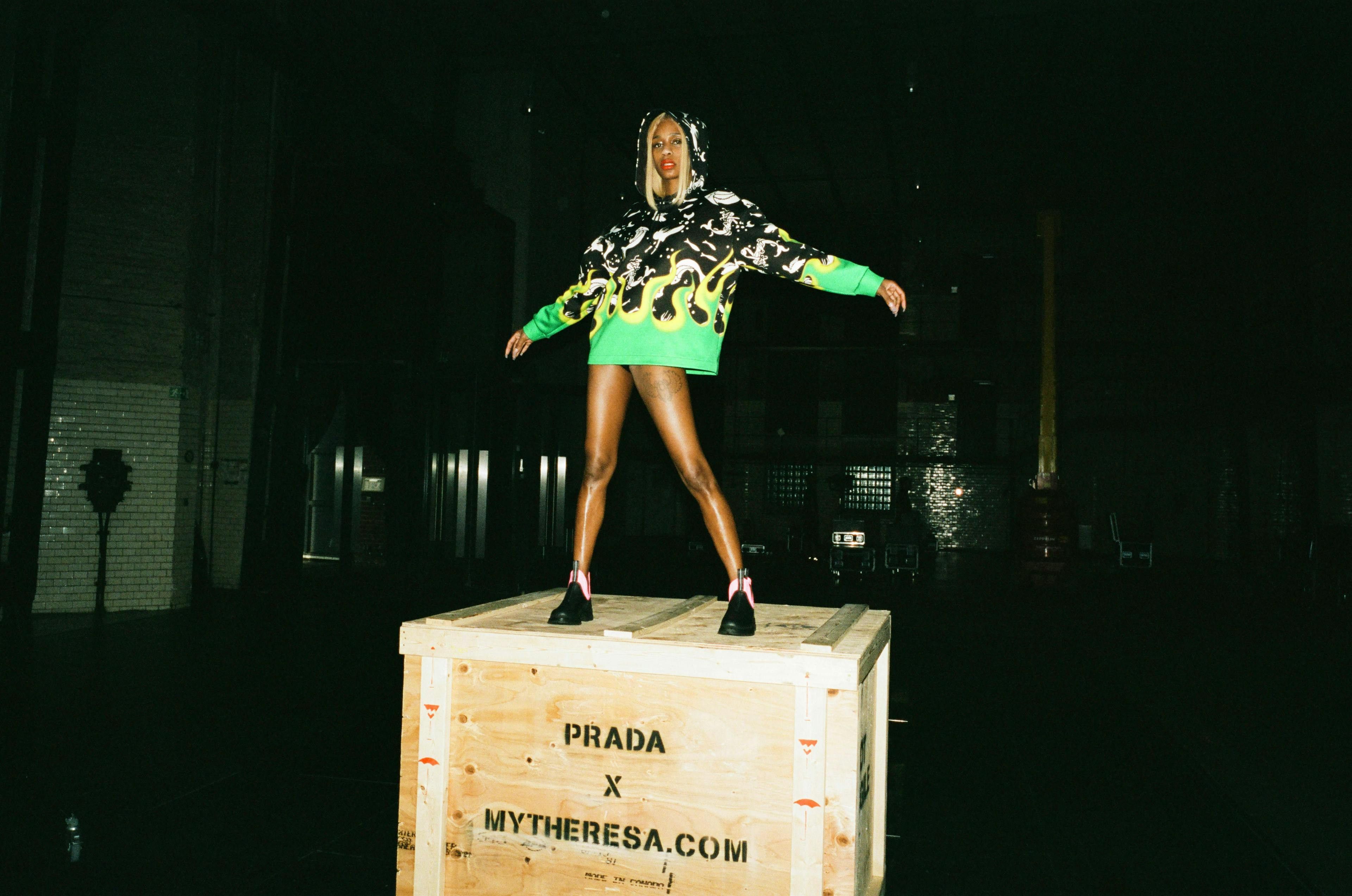 Prada PRADA Special Edition Mermaid Flames Hoodie Size S VERY RARE Size S / US 4 / IT 40 - 5 Thumbnail