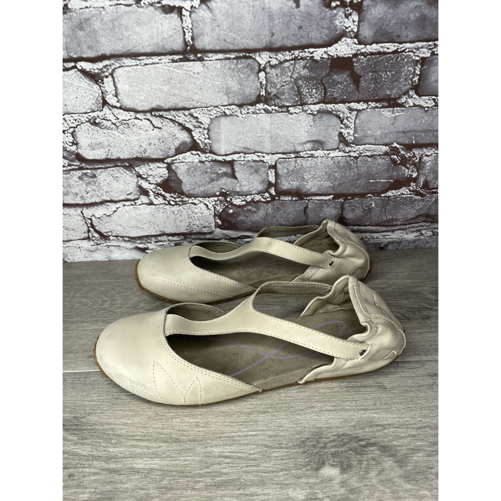 Eddie Bauer Eddie Bauer Beige Ivory Leather Closed Clogs Athletic Shoes Size US 10 / IT 40 - 13 Thumbnail