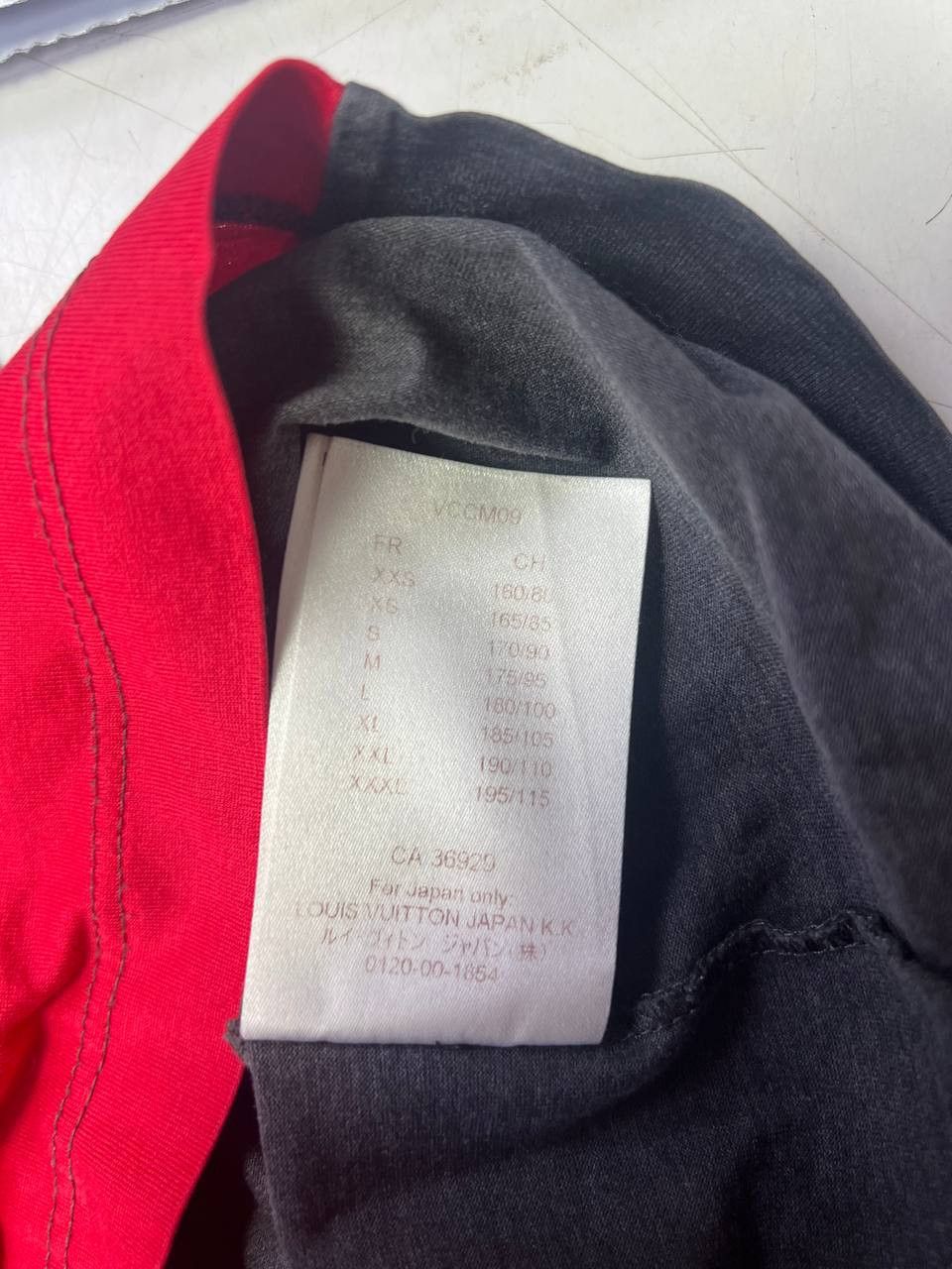 Louis Vuitton Louis Vuitton LV Logo T-shirt Size US L / EU 52-54 / 3 - 6 Thumbnail