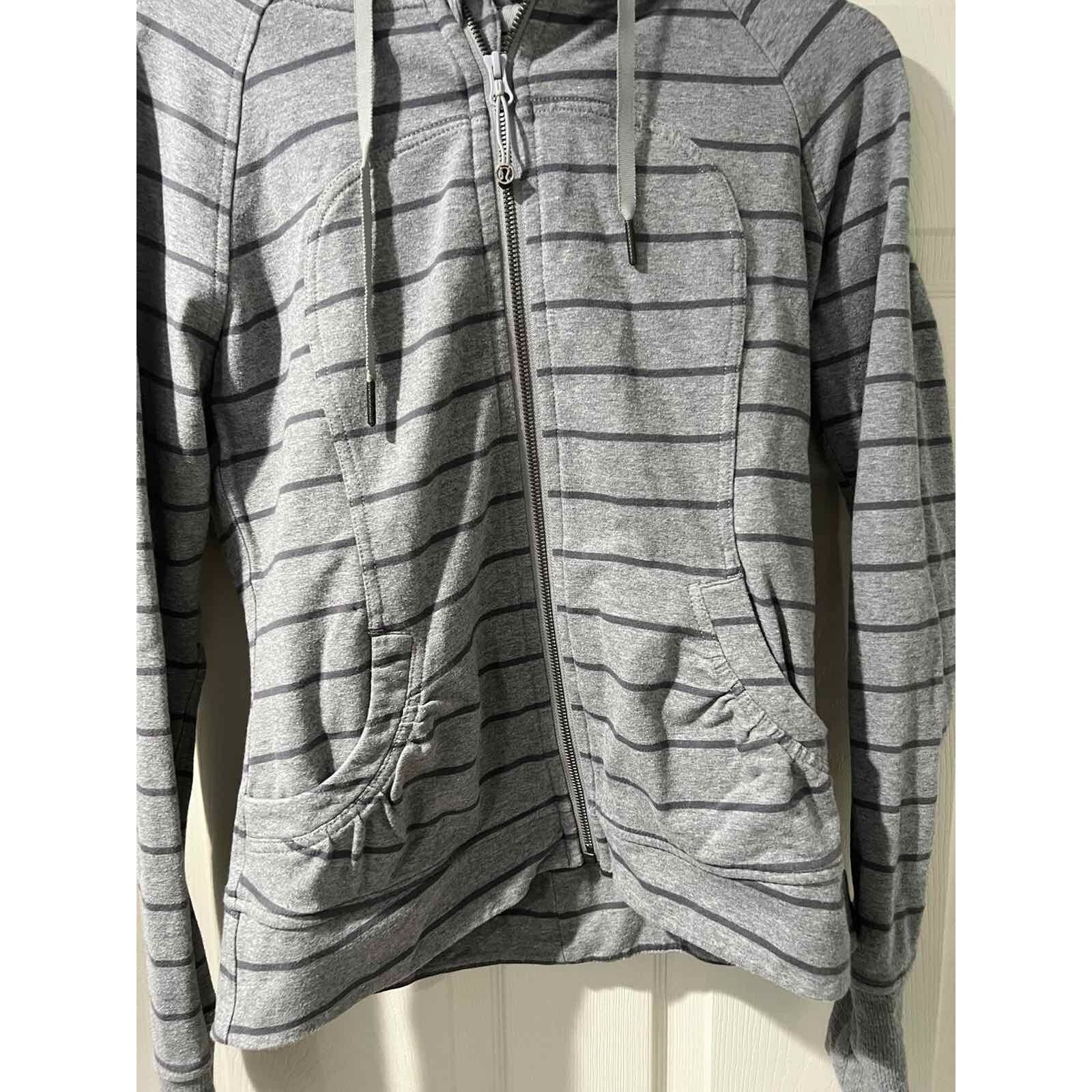 Lululemon Lululemon Movement Jacket Cayman Stripe Grey Size M A002024 Size M / US 6-8 / IT 42-44 - 6 Thumbnail