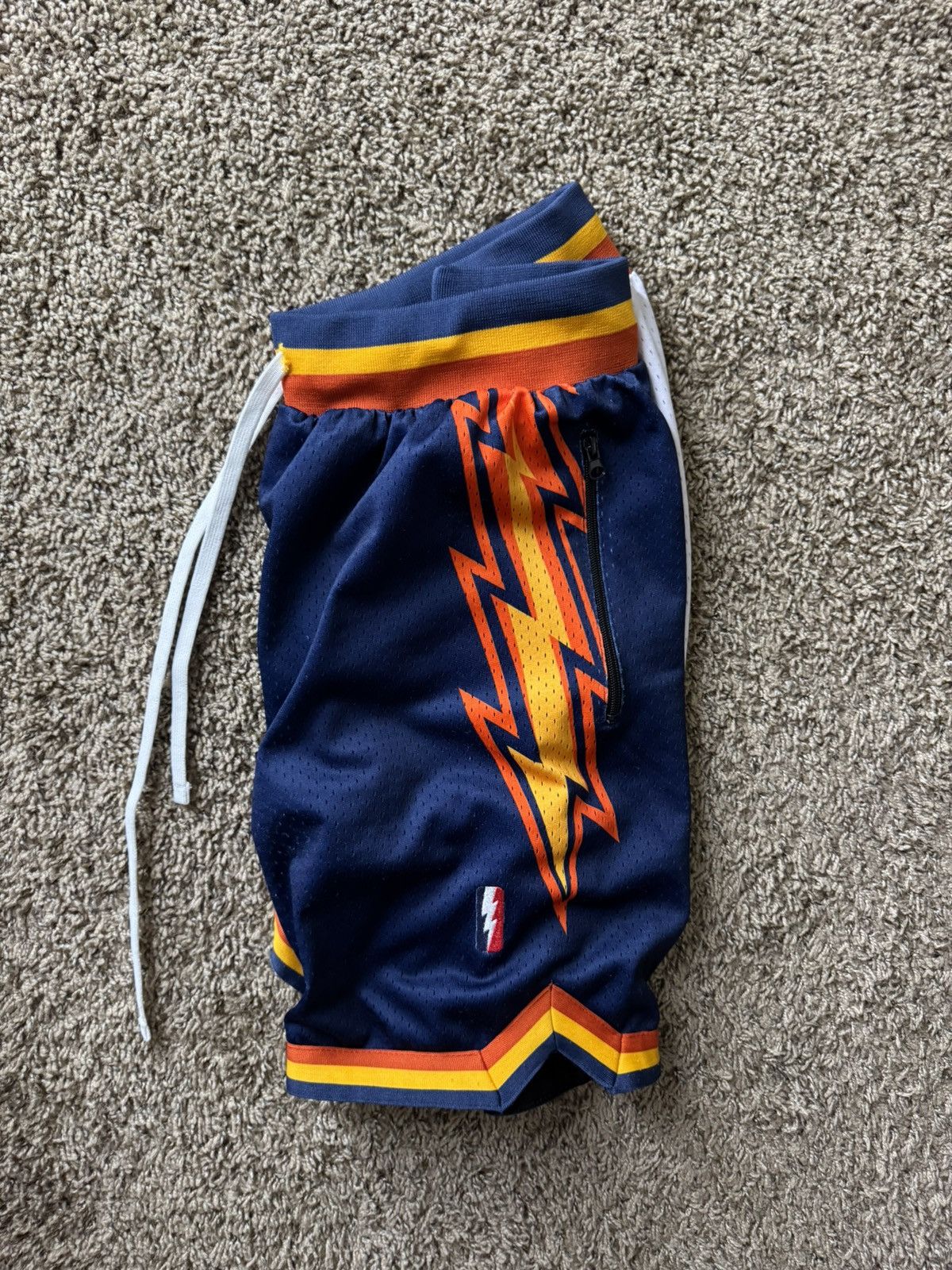 Other Collect and Select Golden State Warriors Shorts Size US 30 / EU 46 - 4 Thumbnail