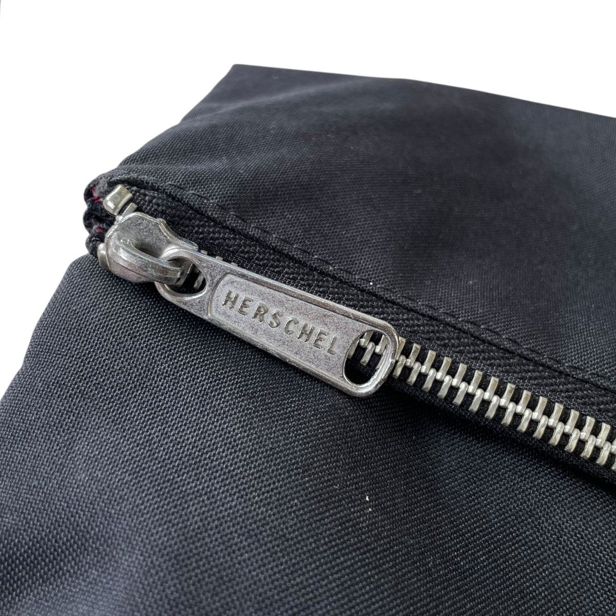 Herschel Supply Co. Herschel Supply Co. USA Magnetic Foldable Clutch Sleeve Size ONE SIZE - 5 Thumbnail