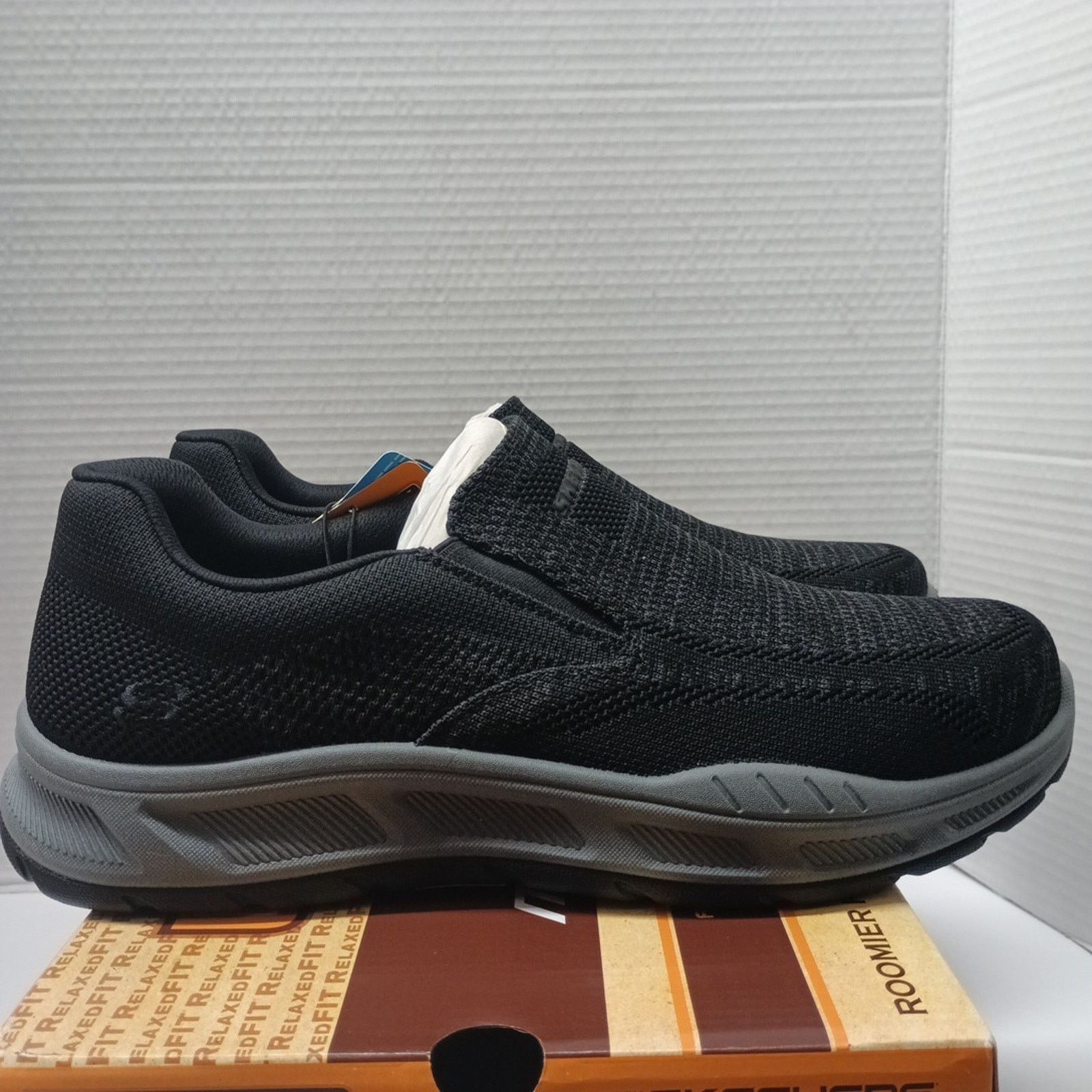 SKECHERS Skechers Relaxed Fit Shoes Men's Size 10 Extra Wide Black Size US 10 / EU 43 - 1 Thumbnail