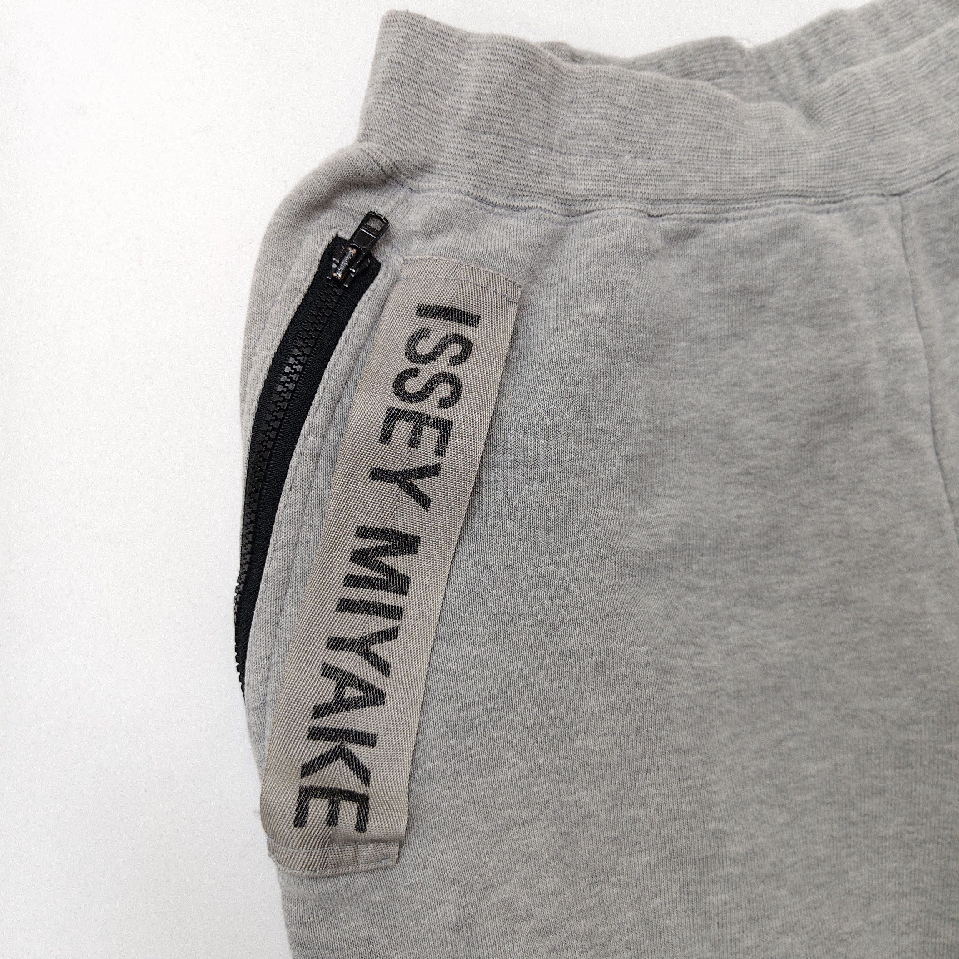 Issey Miyake Issey Miyake Spell Out Gray Jogger #D Size 26" / US 2 / IT 38 - 3 Thumbnail