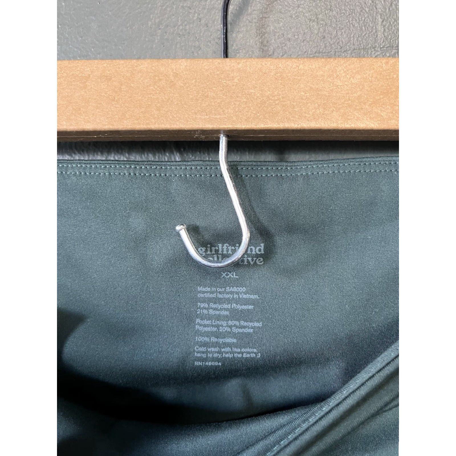 Girlfriend Collective Girlfriend Collective Leggings Capri Womens Green 2XL Athletic Activewear Size 2XL Womens Leggings Capri Green 2XL Size 40" / US 18 - 3 Thumbnail