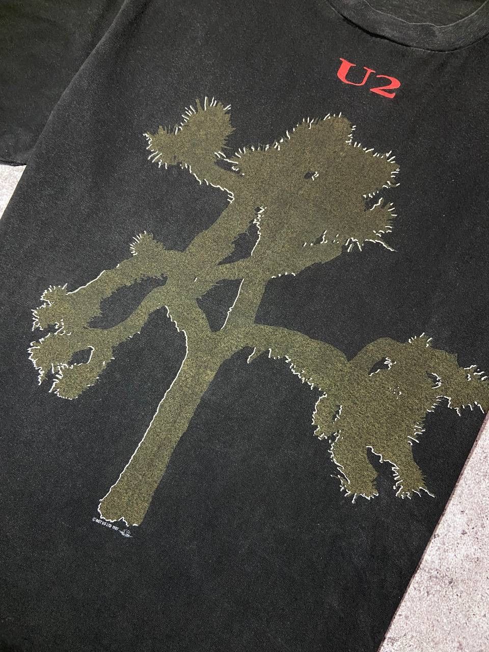 Band Tees × Vintage Vintage 1987 The Joshua Tree Tour T-Shirt rare 80s Size US M / EU 48-50 / 2 - 3 Thumbnail