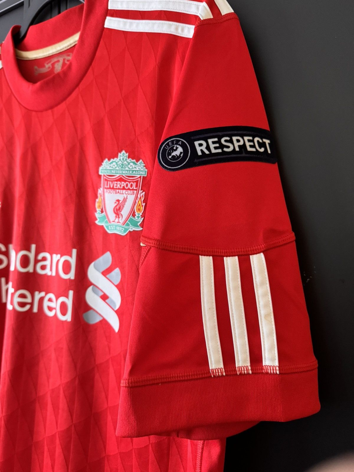Adidas Liverpool 2010-12 Home GERRARD - P96763 - (M) Size US M / EU 48-50 / 2 - 4 Thumbnail