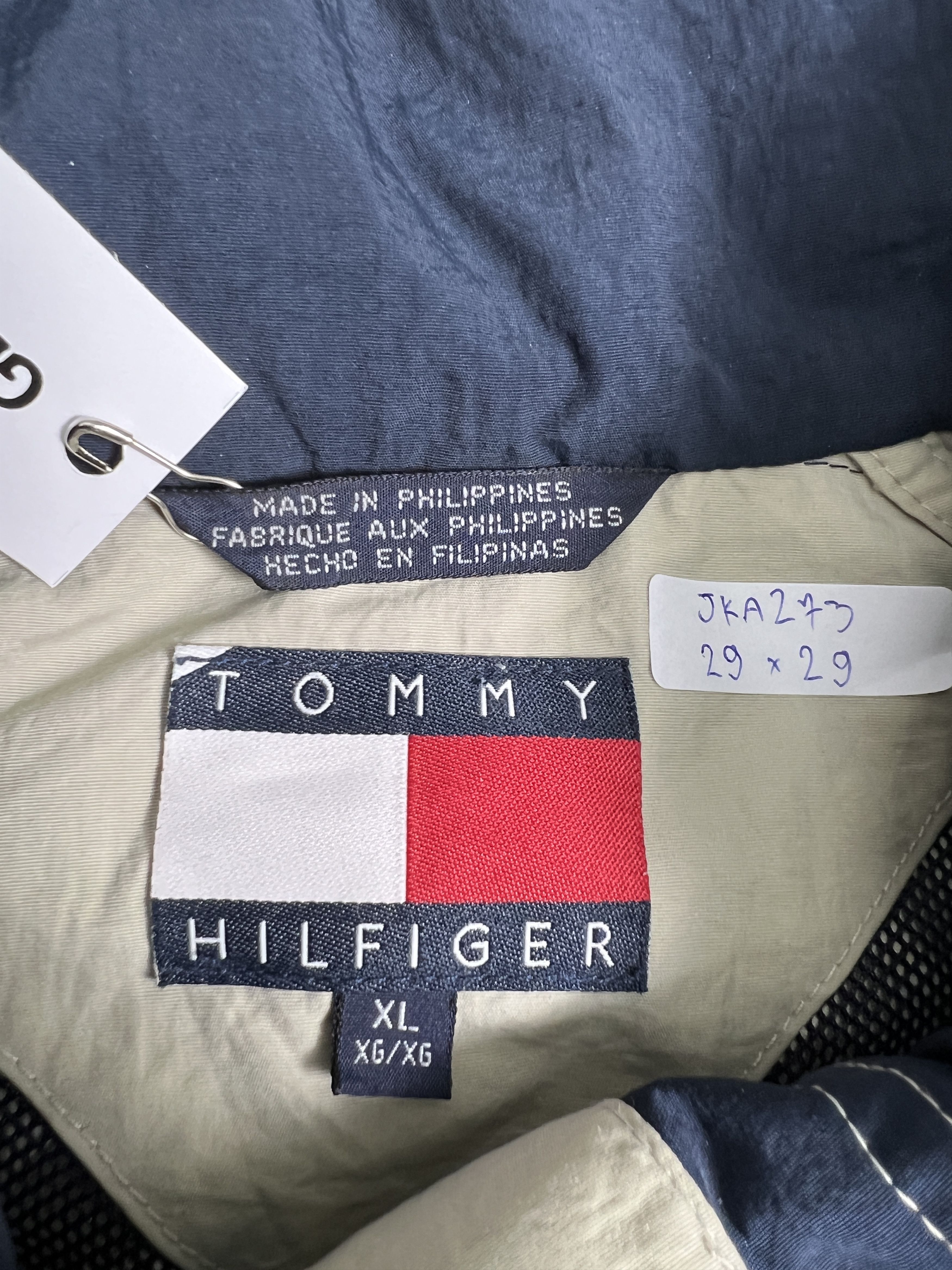 Tommy Hilfiger Vintage Tommy Hilfiger Nylon Jacket (XL) JKA273 Size US XL / EU 56 / 4 - 2 Thumbnail