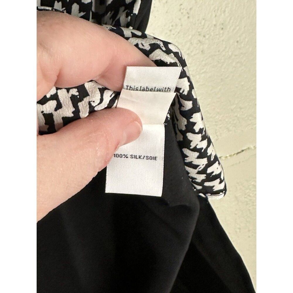 Diane von Furstenberg Diane von Furstenberg Women's 4 Black Print Becky Blouse 10 Size S / US 4 / IT 40 - 4 Thumbnail