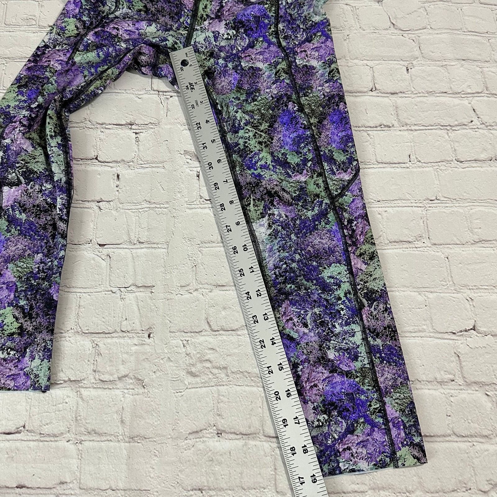 Lululemon lululemon leggings size 4 Size 27" / US 4 / IT 40 - 10 Thumbnail