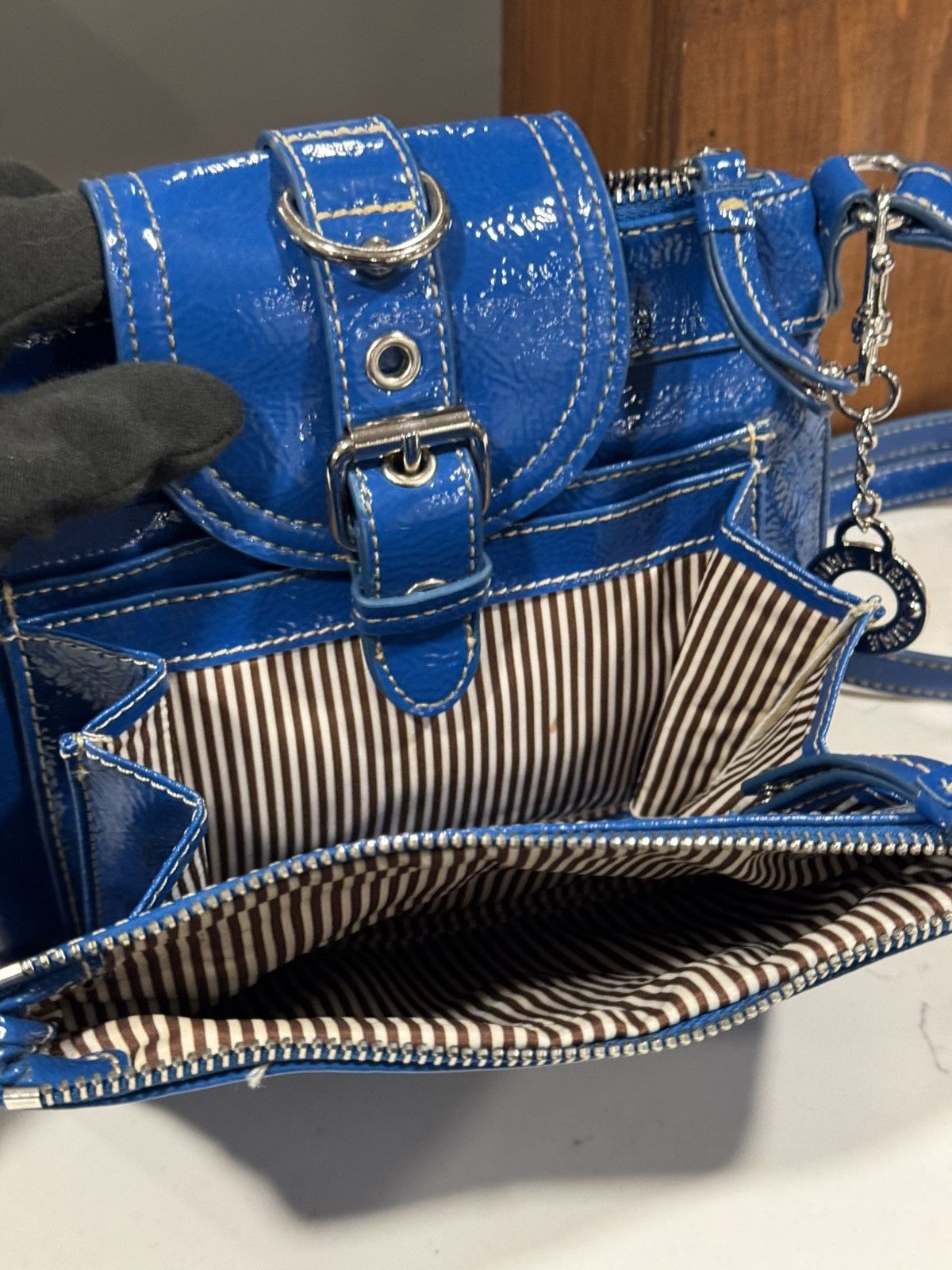 Nine West Y2K Aesthetic Nine West Glossy Cobalt Blue Crossbody Size ONE SIZE - 11 Thumbnail