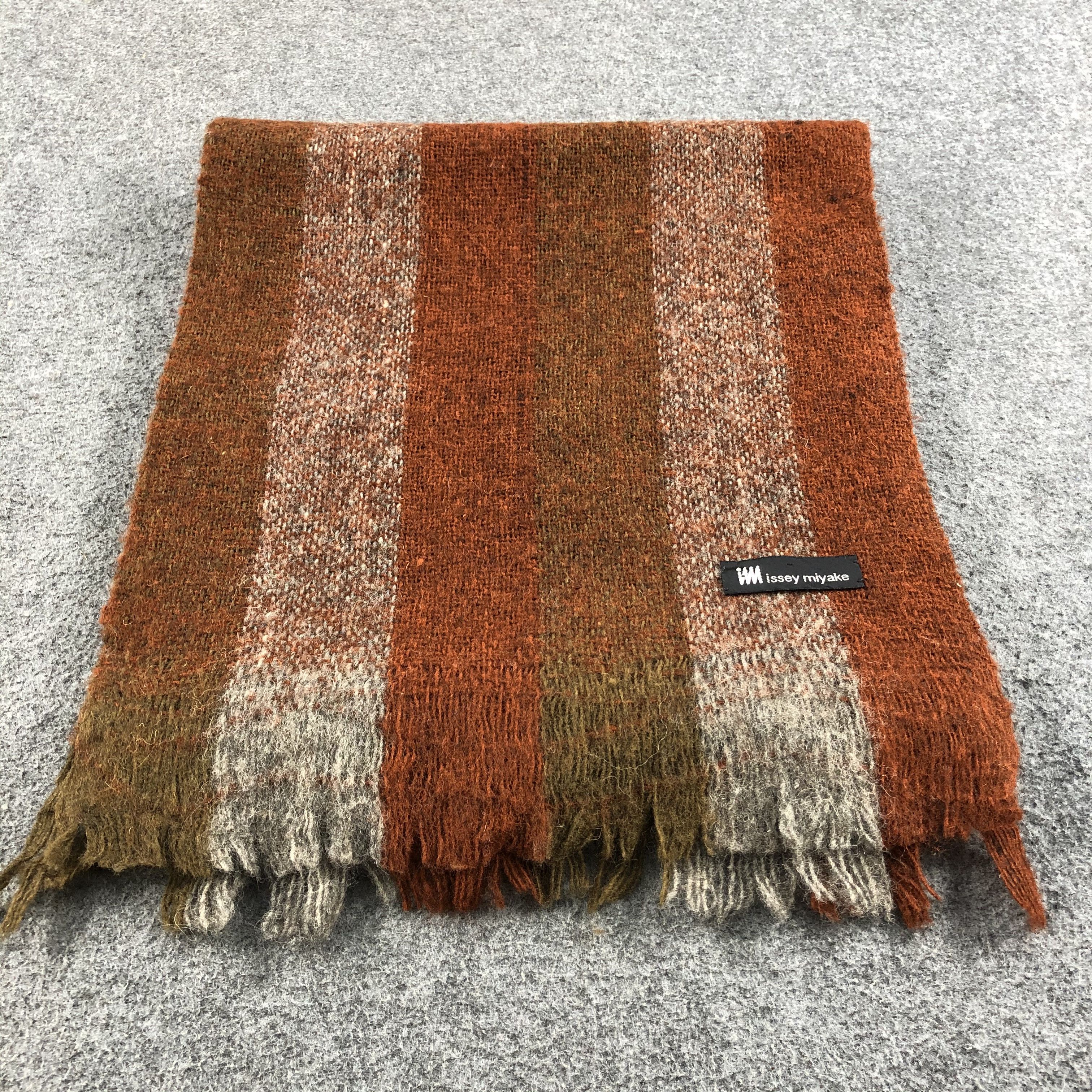 Issey Miyake Issey Miyake Rare Wool Scarf Muffler V763 Size ONE SIZE - 2 Thumbnail