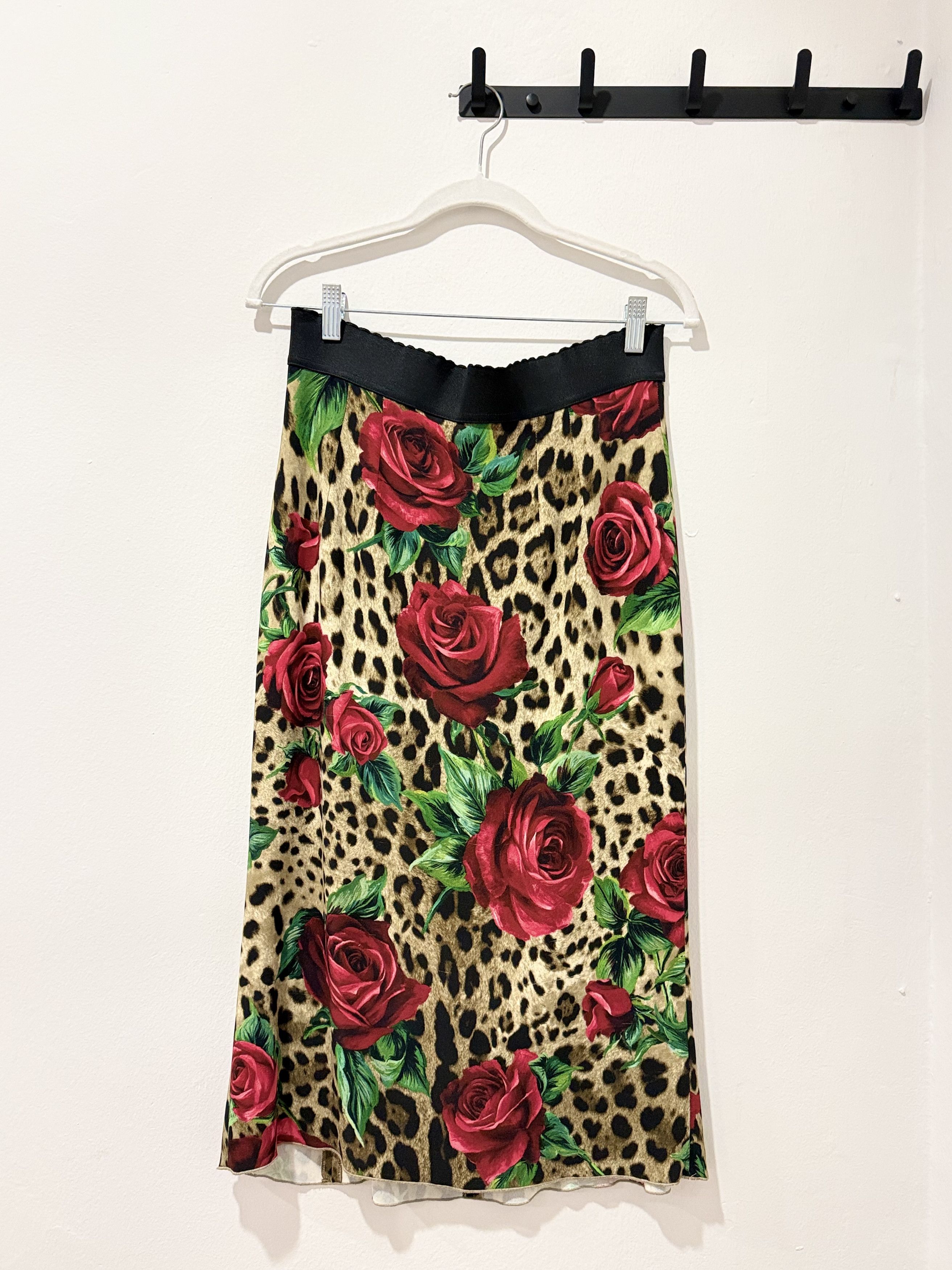 Dolce & Gabbana Dolce & Gabbana Leopard Rose Skirt Size 28" / US 6 / IT 42 - 1 Thumbnail
