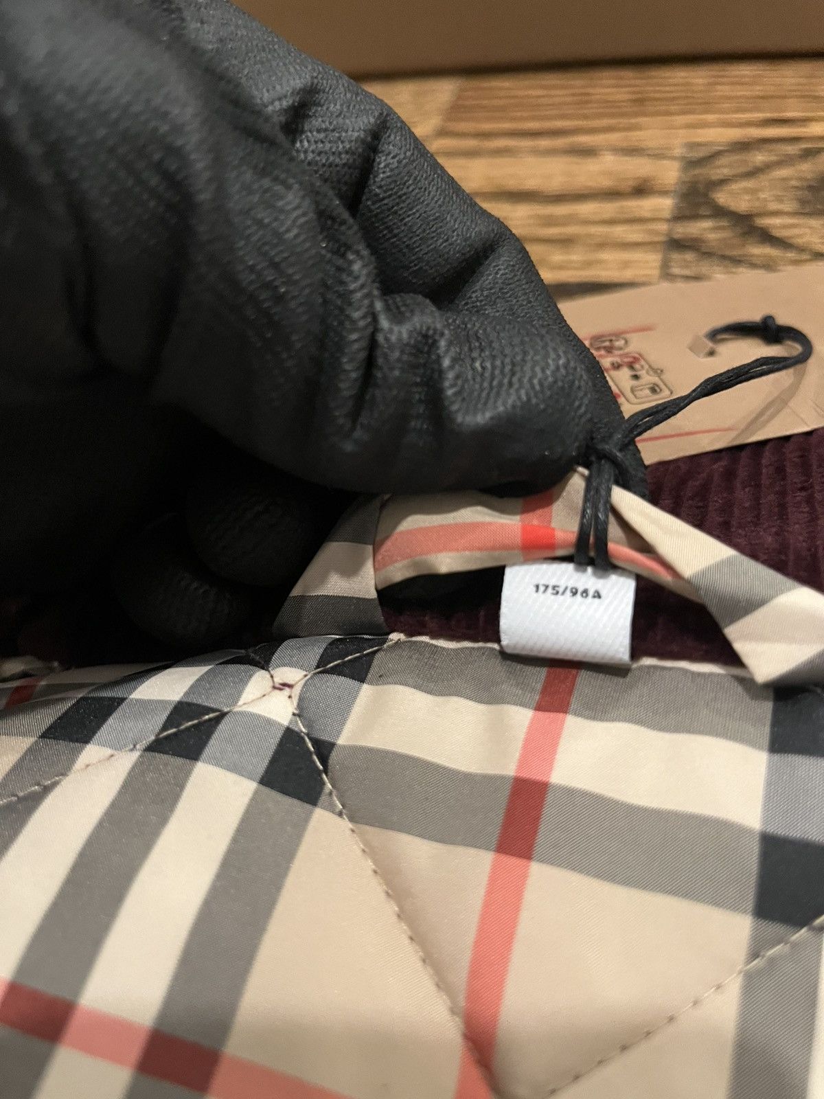 Burberry Burberry Cropped Quilted Nylon Jacket Size L / US 10 / IT 46 - 16 Thumbnail