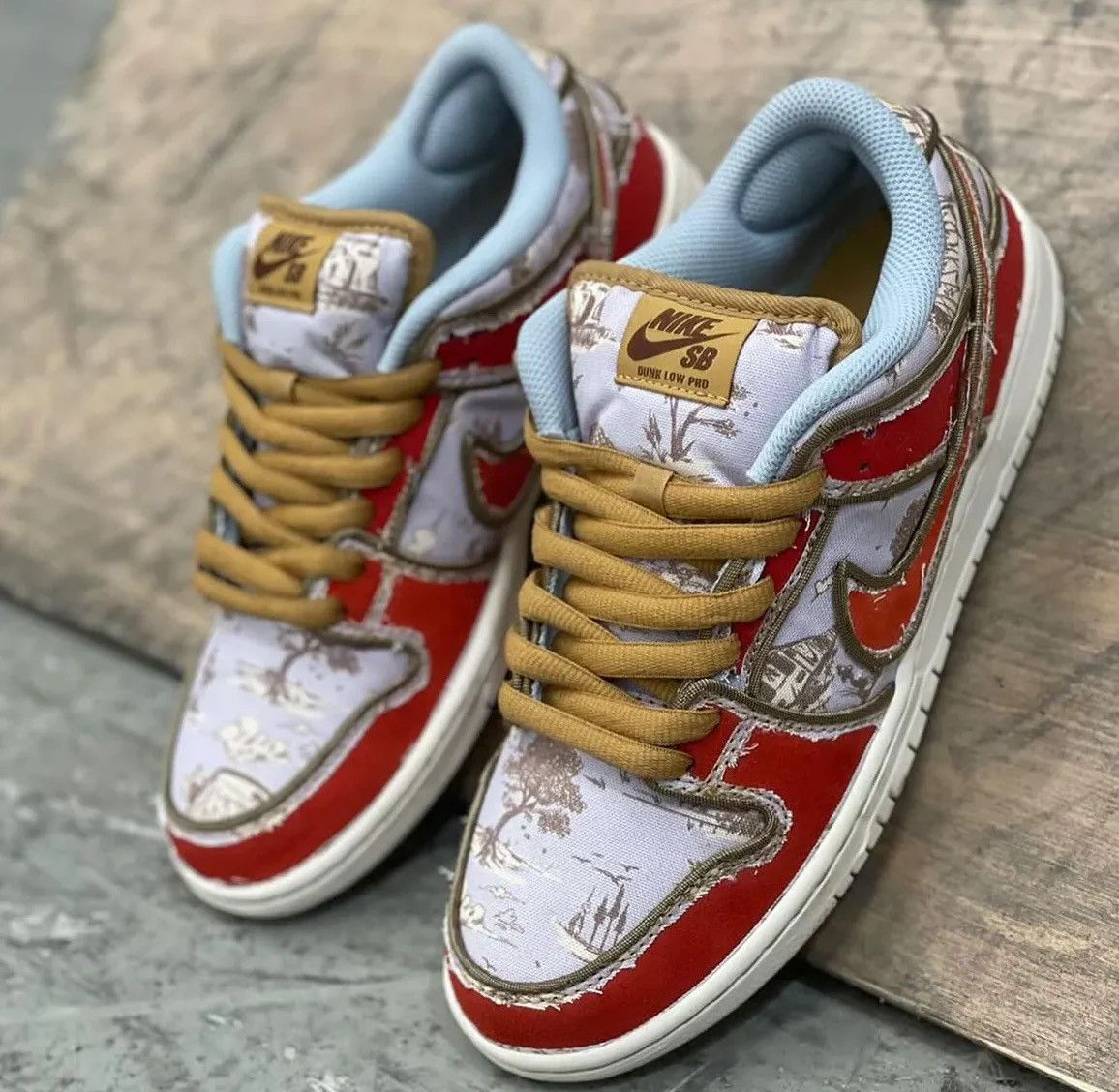 Nike Nike SB Dunk city of style Size US 10 / EU 43 - 12 Thumbnail