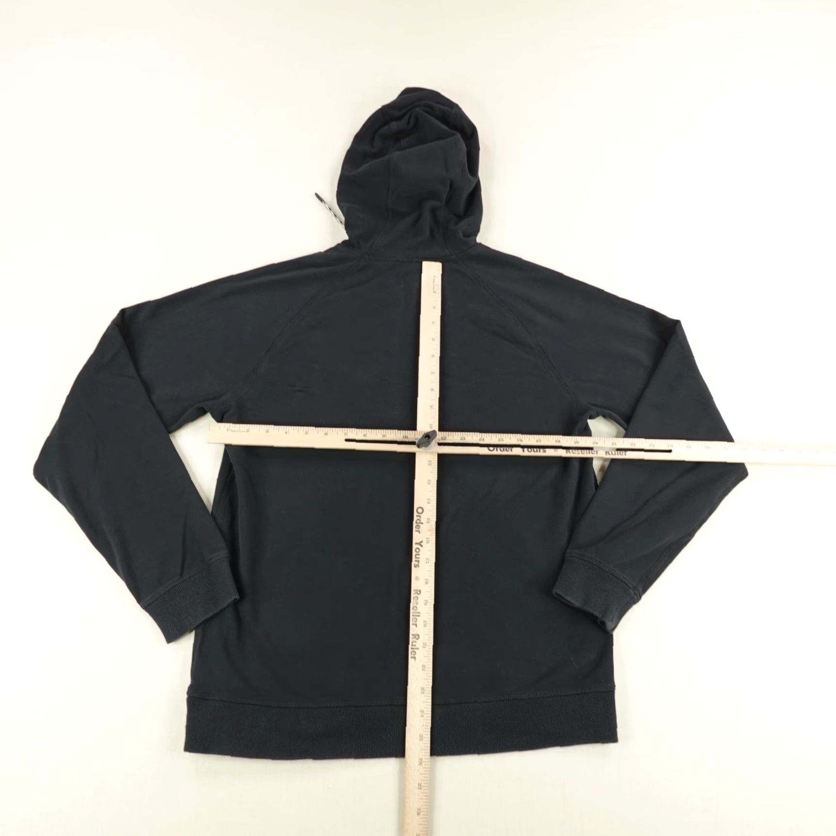 Vintage LL Bean Hoodie Mens Medium Black Pullover Sweatshirt Hooded Pockets Stretch Outdoor 90s? (adjust missing decade) Size US M / EU 48-50 / 2 - 7 Thumbnail