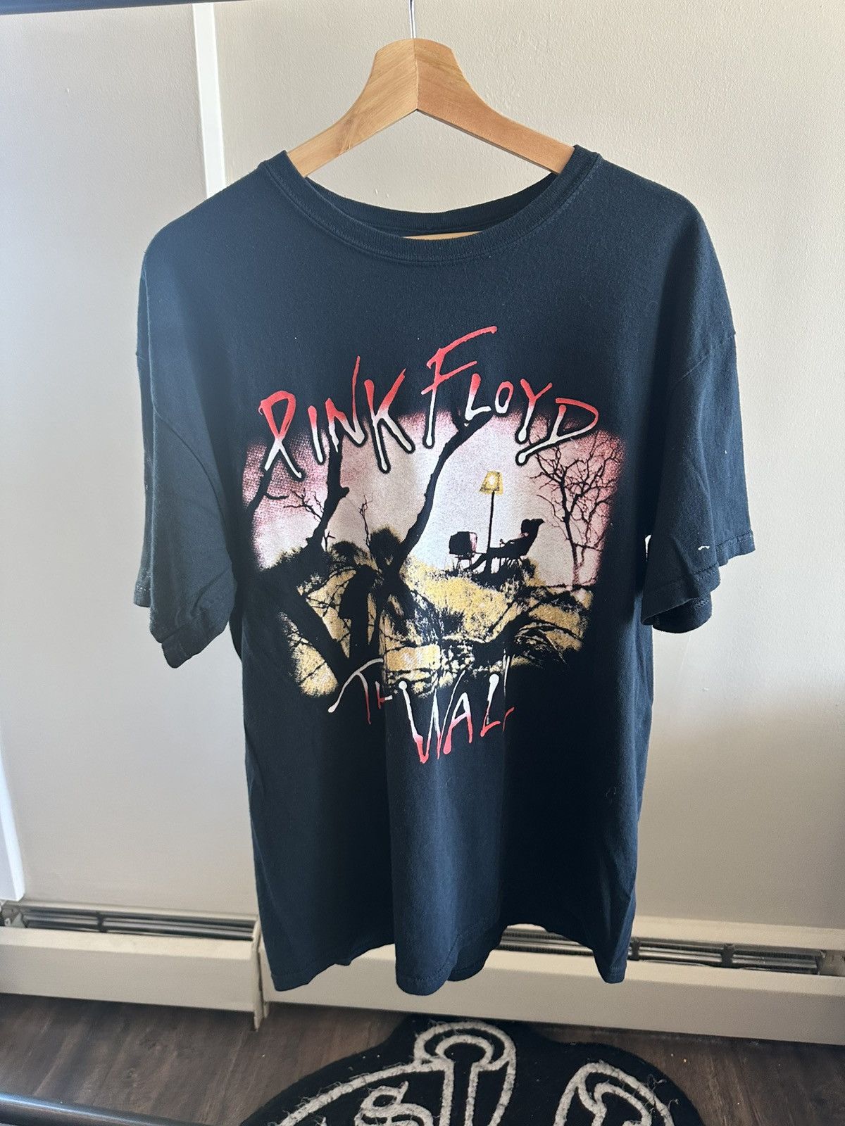 Pink Floyd Vintage Pink Floyd The Wall Tee Size US L / EU 52-54 / 3 - 1 Thumbnail