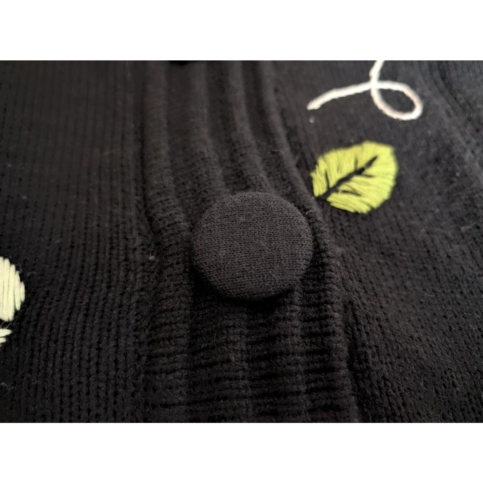 Vintage Through The Country Door Women's Cardigan Sweater Black Embroidered Floral Pillow Collar Size M Casual Size M / US 6-8 / IT 42-44 - 5 Thumbnail