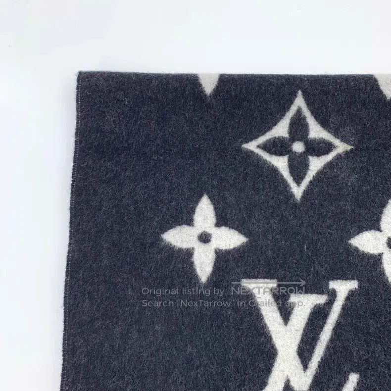 Louis Vuitton Louis Vuitton Black logo aged cashmere fringe scarf Size ONE SIZE - 3 Thumbnail