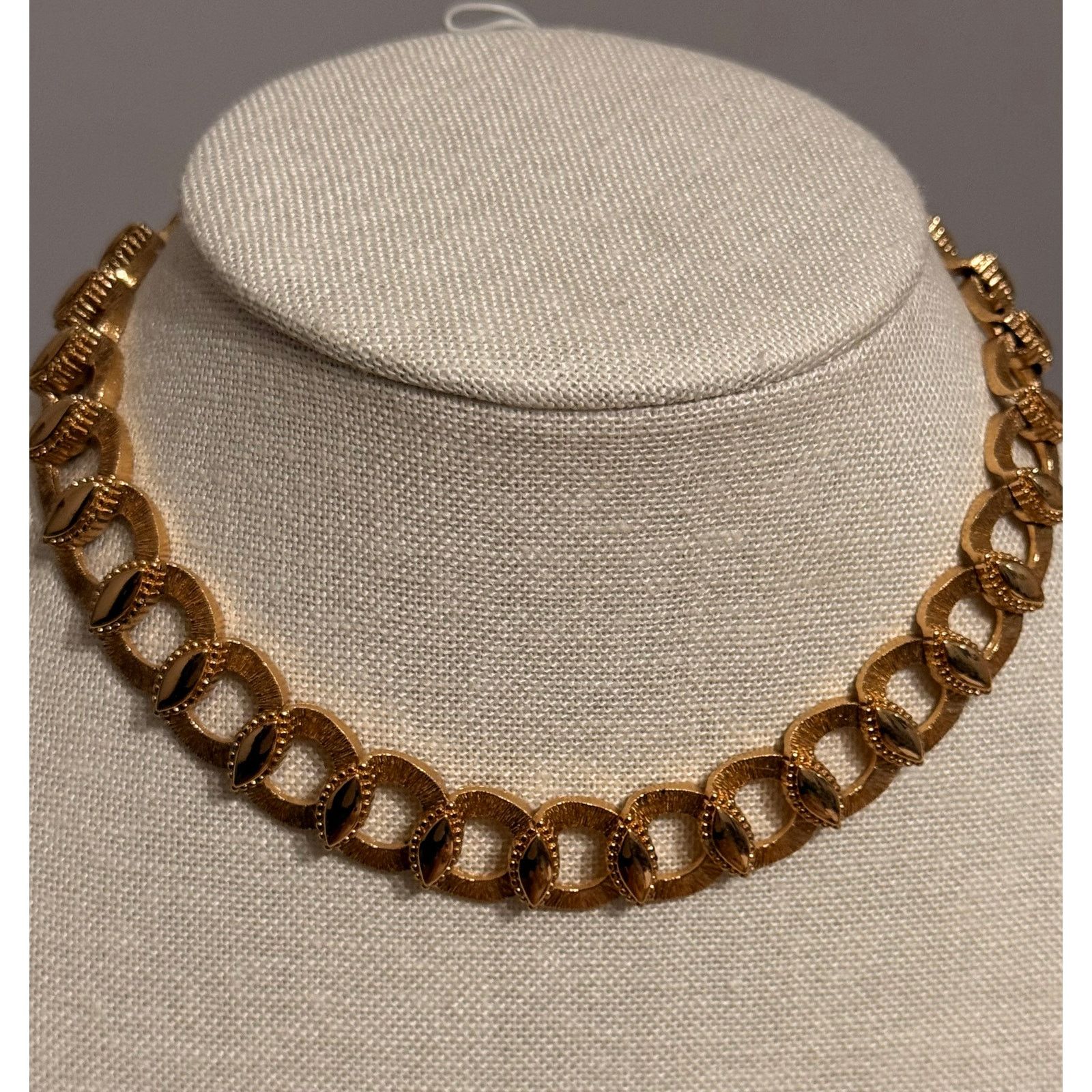 Monet Vintage Monet Chunky Runway Chain 14” Gold Tone Size ONE SIZE - 1 Thumbnail