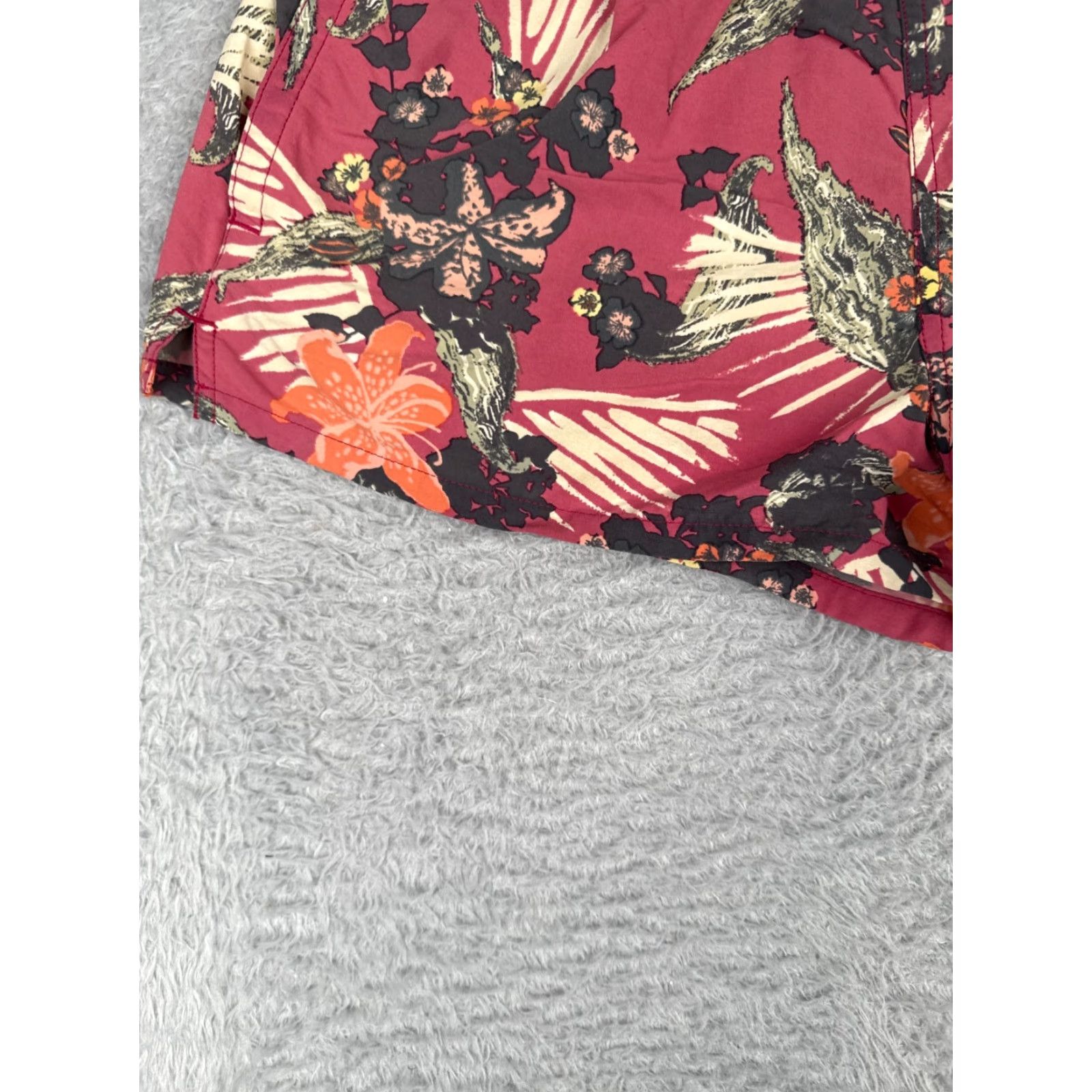 Patagonia Patagonia Shorts Women Small Red Floral Baggies Nylon Gym Run Workout Casual 2.5 Size 28" / US 6 / IT 42 - 3 Thumbnail