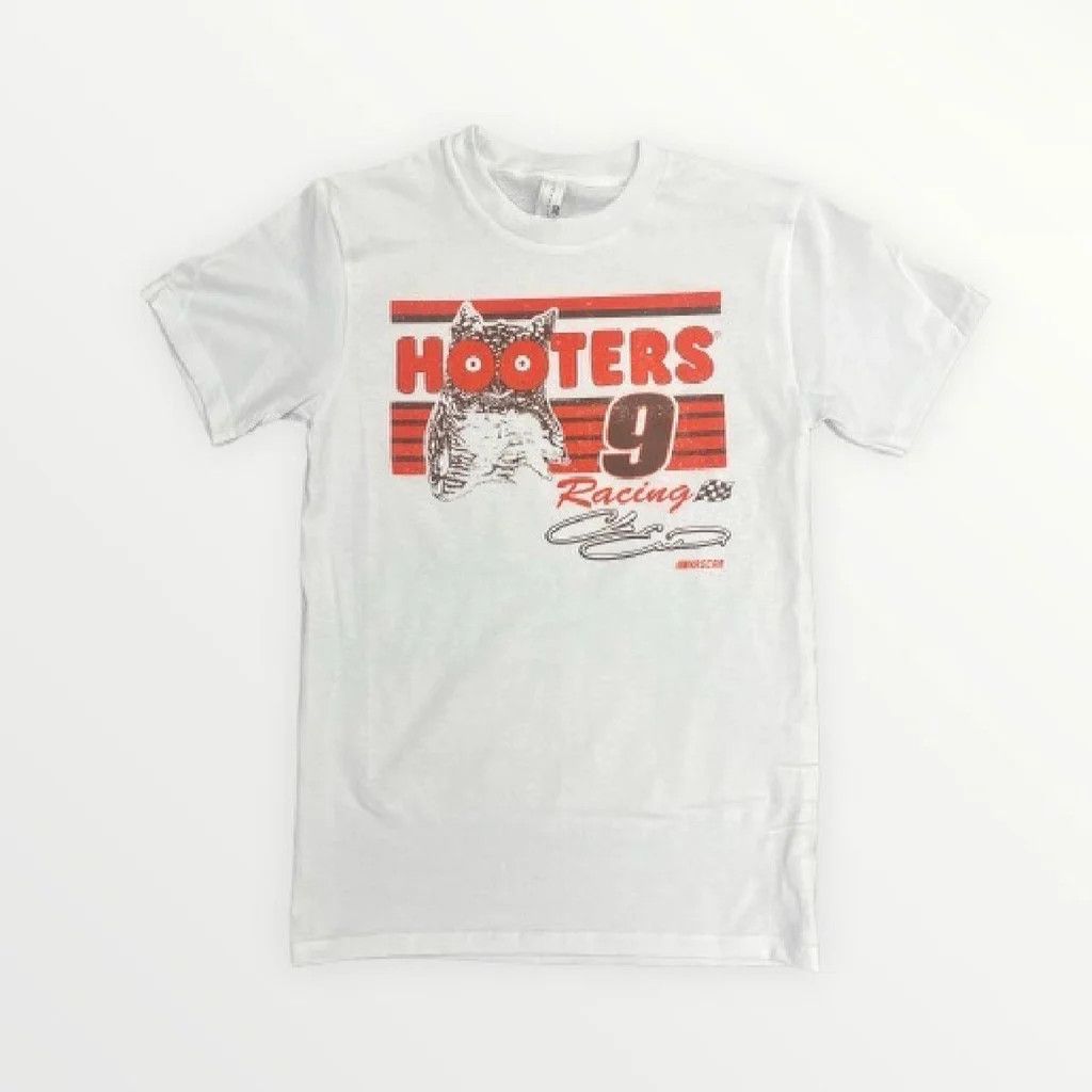 Streetwear Deadstock Retro Hooters Racing Graphic Tee | Grailed