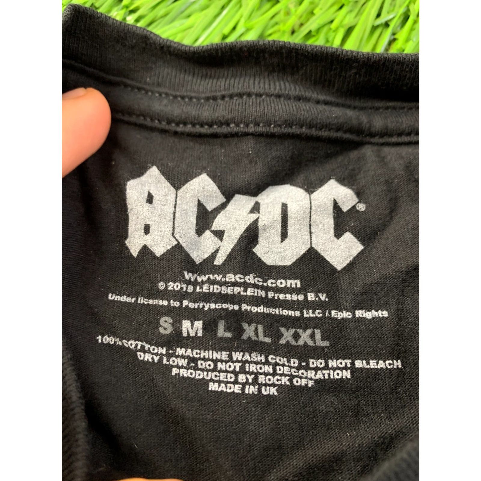 Vintage AC/DC Shirt Men Small Black | Blow Up Your Video World Tour 1988 Print Official Product 2018 Tee Short Sleeve 66cm 50cm Pit to Pit Size US M / EU 48-50 / 2 - 4 Thumbnail