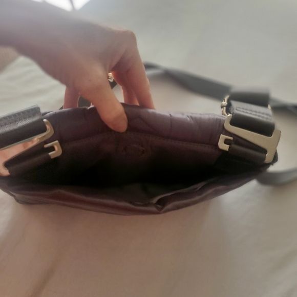 Athleta Caraa X Athleta Foldover Seatbelt Handle Crossbody Shoulder Size ONE SIZE - 8 Thumbnail