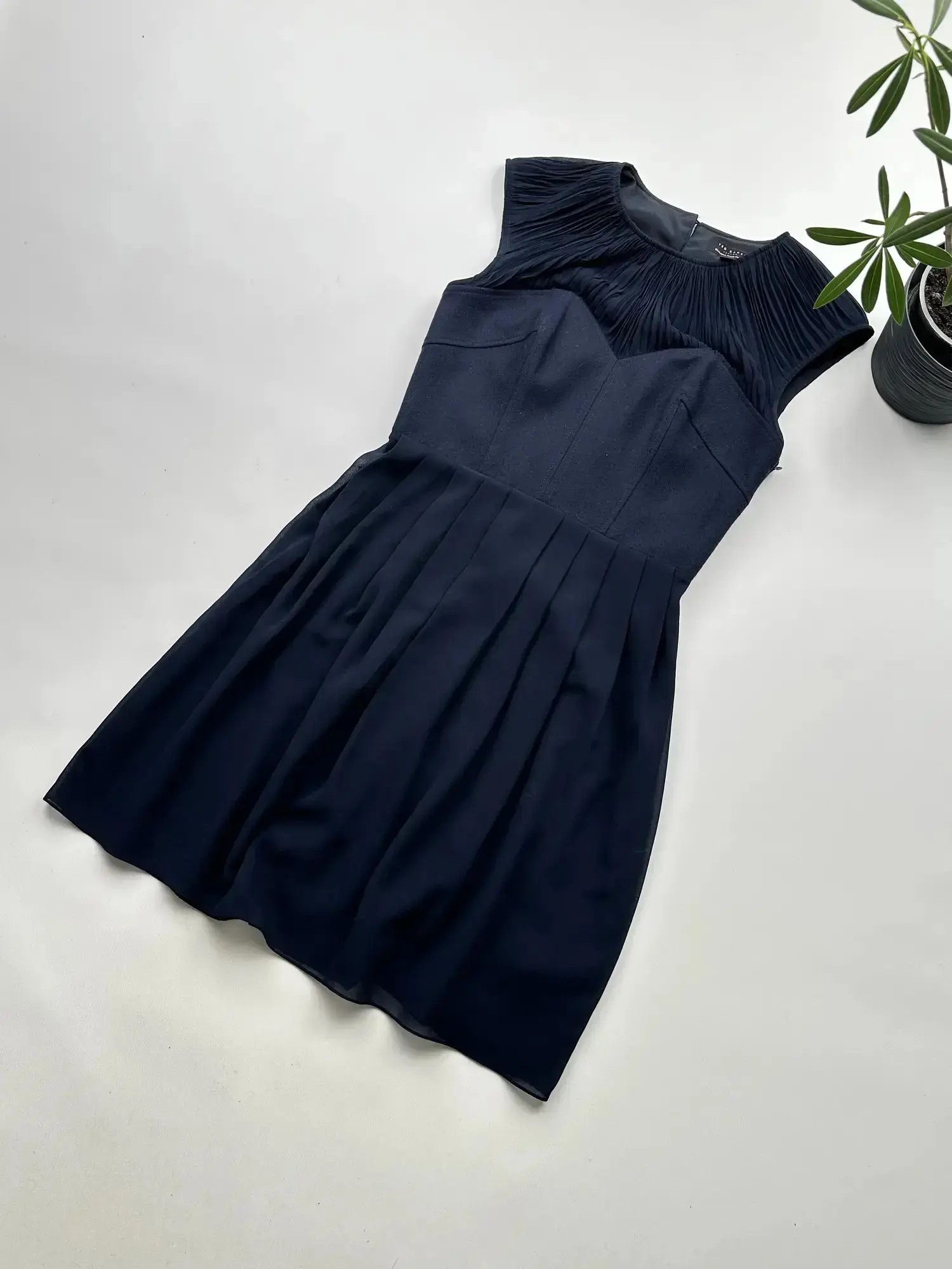 Ted Baker Ted Baker Dress (537) Size XS / US 0-2 / IT 36-38 - 1 Thumbnail
