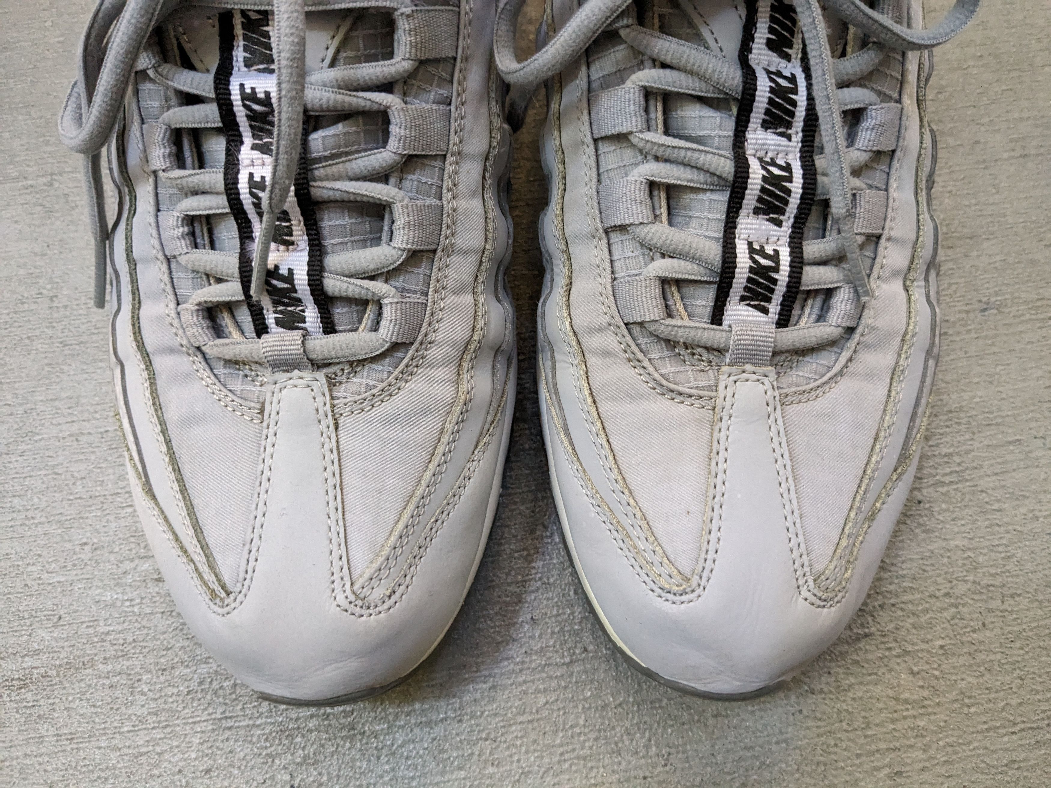 Nike Nike Air Max 95 SE Pull Tab Wolf Grey 11.5 AQ4129-001 Size US 11.5 / EU 44-45 - 5 Thumbnail