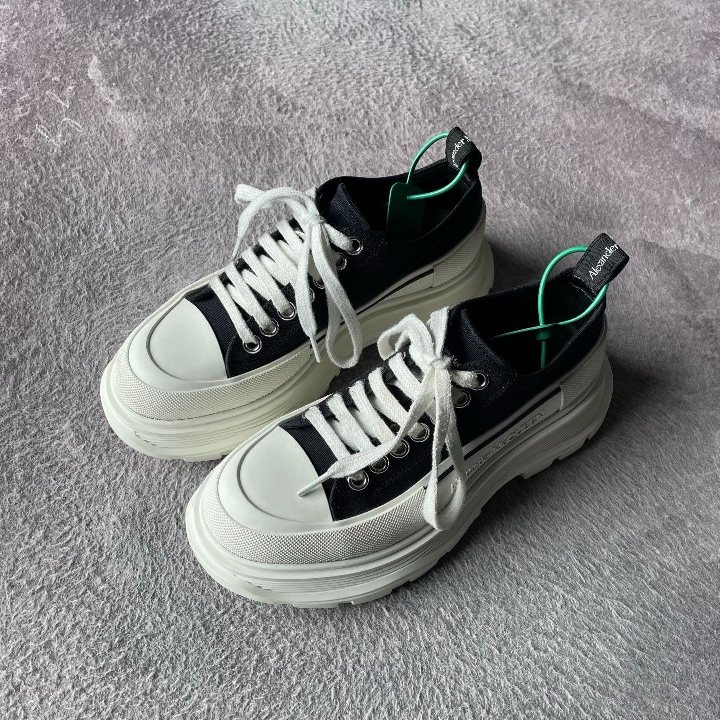 Alexander McQueen Alexander McQueen White Hitop Sneakers 38 Men Size US 6 / EU 39 - 1 Thumbnail