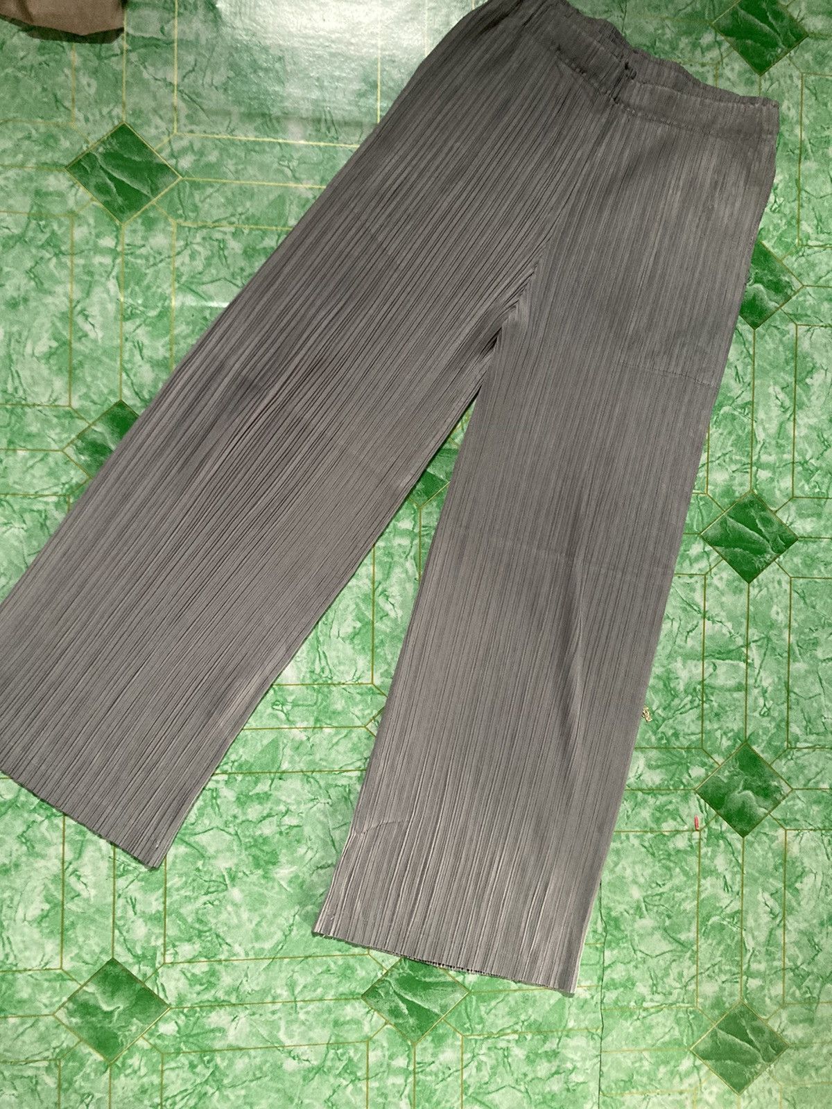 Designer × Issey Miyake × Pleats Please Issey Miyake Pleat please Issey miyake Casual Phat Freesize Size US 34 / EU 50 - 2 Thumbnail
