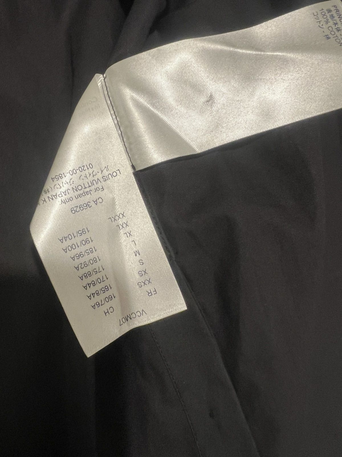 Louis Vuitton Louis Vuitton 3D shirt. L. $1490 Size US L / EU 52-54 / 3 - 7 Thumbnail