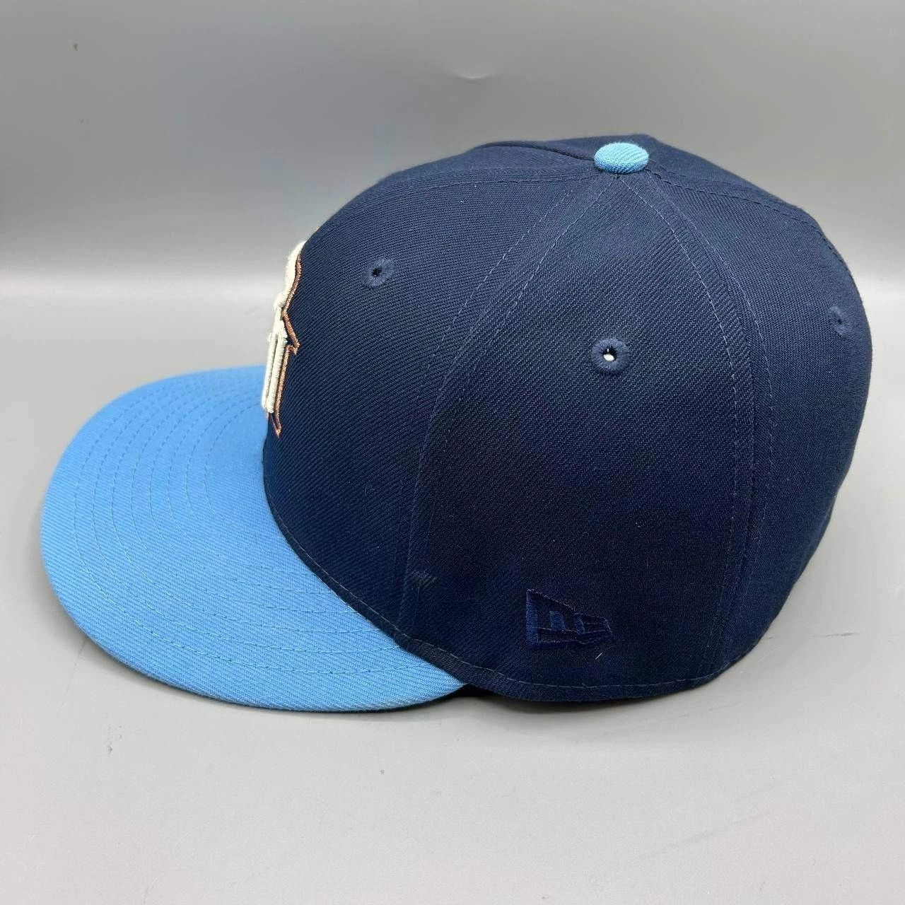 New Era Milwaukee Brewers Hat Men 7 1/4 Blue MLB Fitted Cap Size ONE SIZE - 4 Thumbnail
