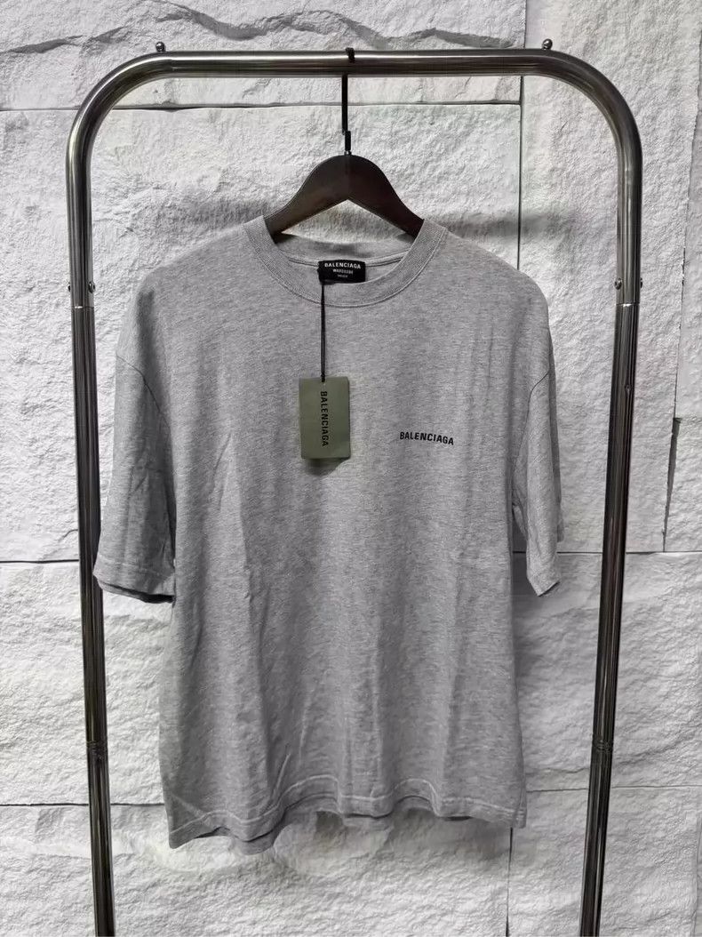 Balenciaga Balenciaga Grey logo short sleeves at front and back Size US S / EU 44-46 / 1 - 1 Thumbnail